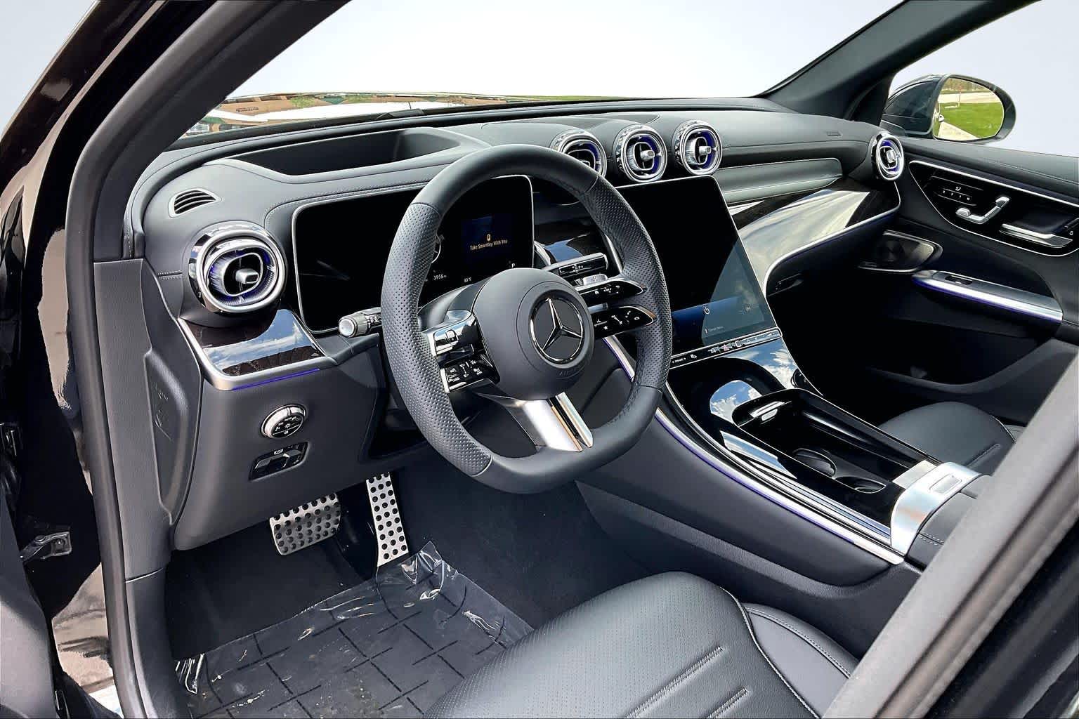 Thumbnail: 2026 Mercedes-Benz GLC - 2