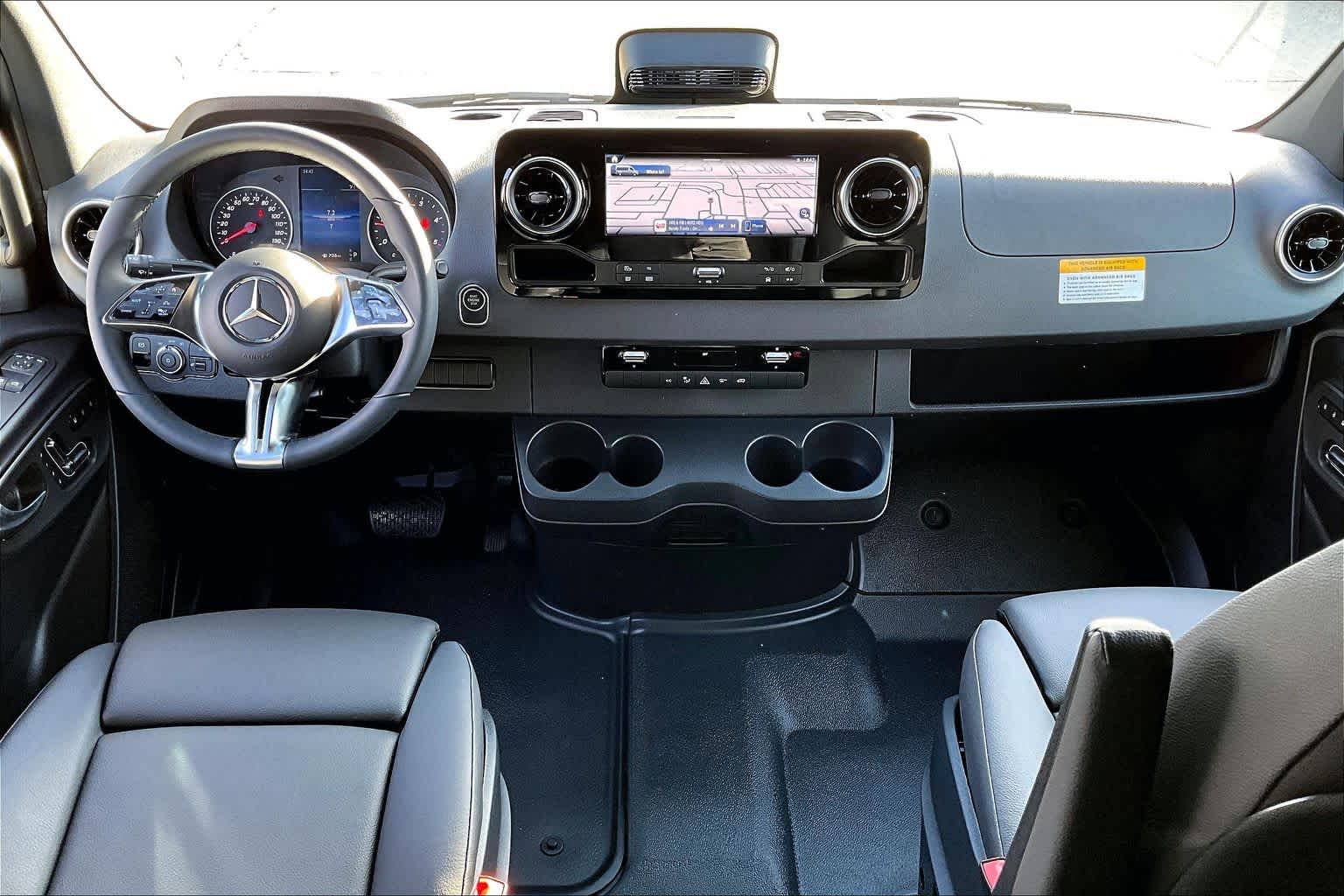 Thumbnail: 2026 Mercedes-Benz Sprinter - 10