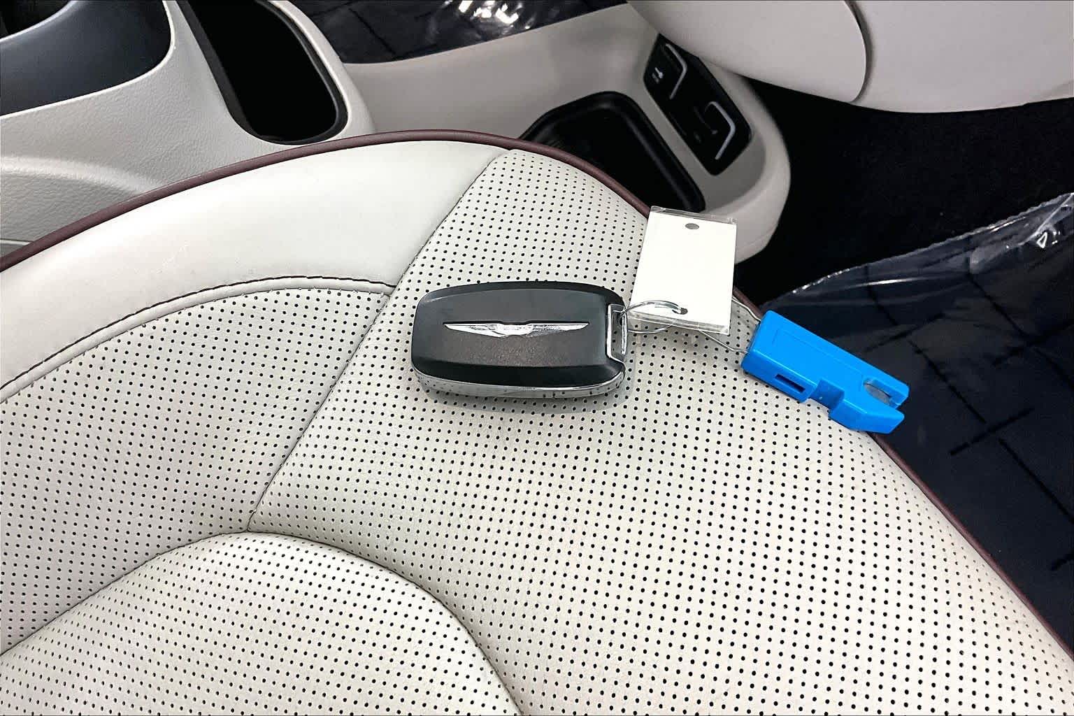 Thumbnail: 2018 Chrysler Pacifica - 20