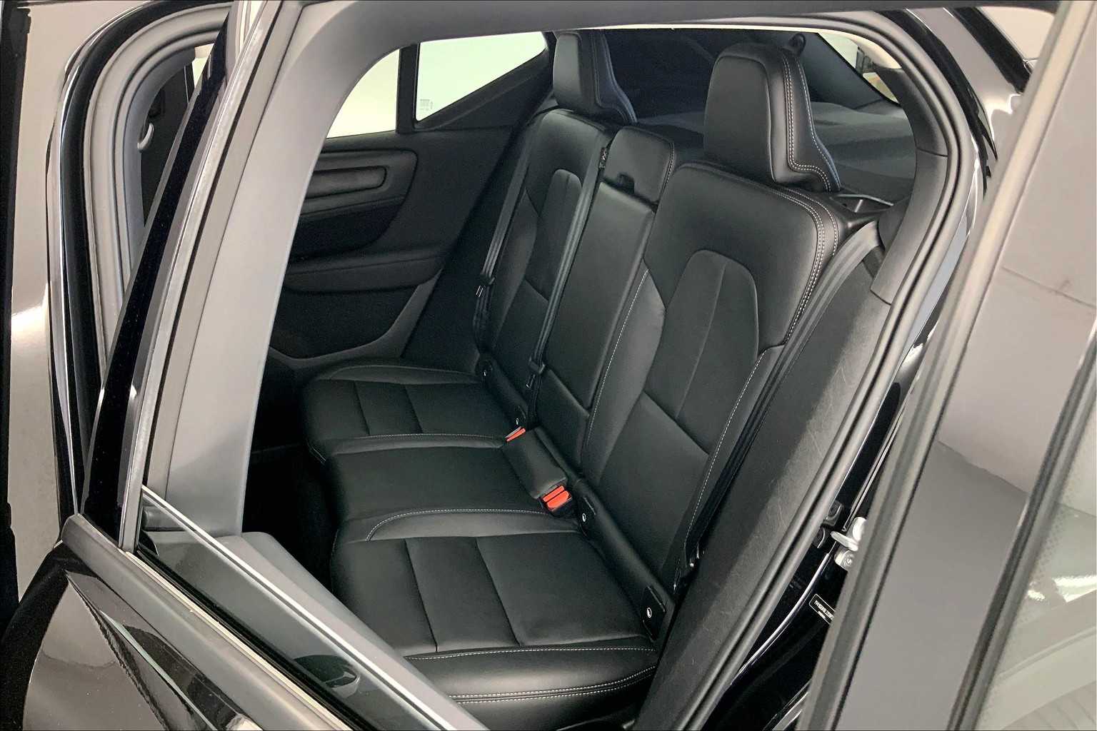 Thumbnail: 2020 Volvo XC40 - 13