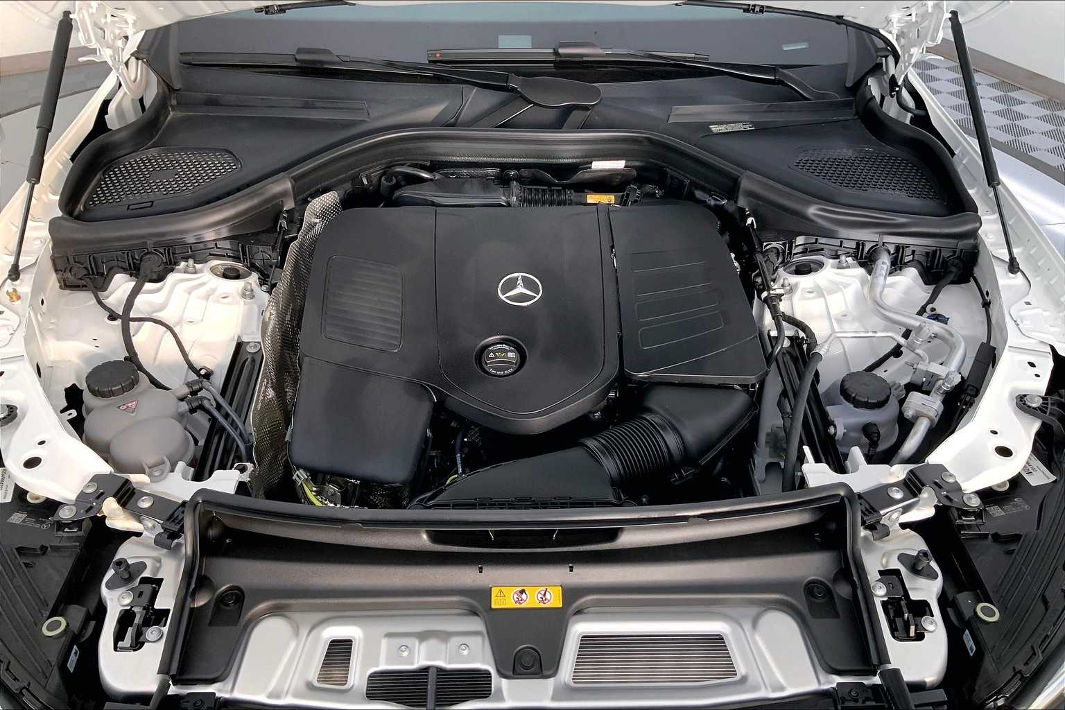 Thumbnail: 2026 Mercedes-Benz GLC - 9