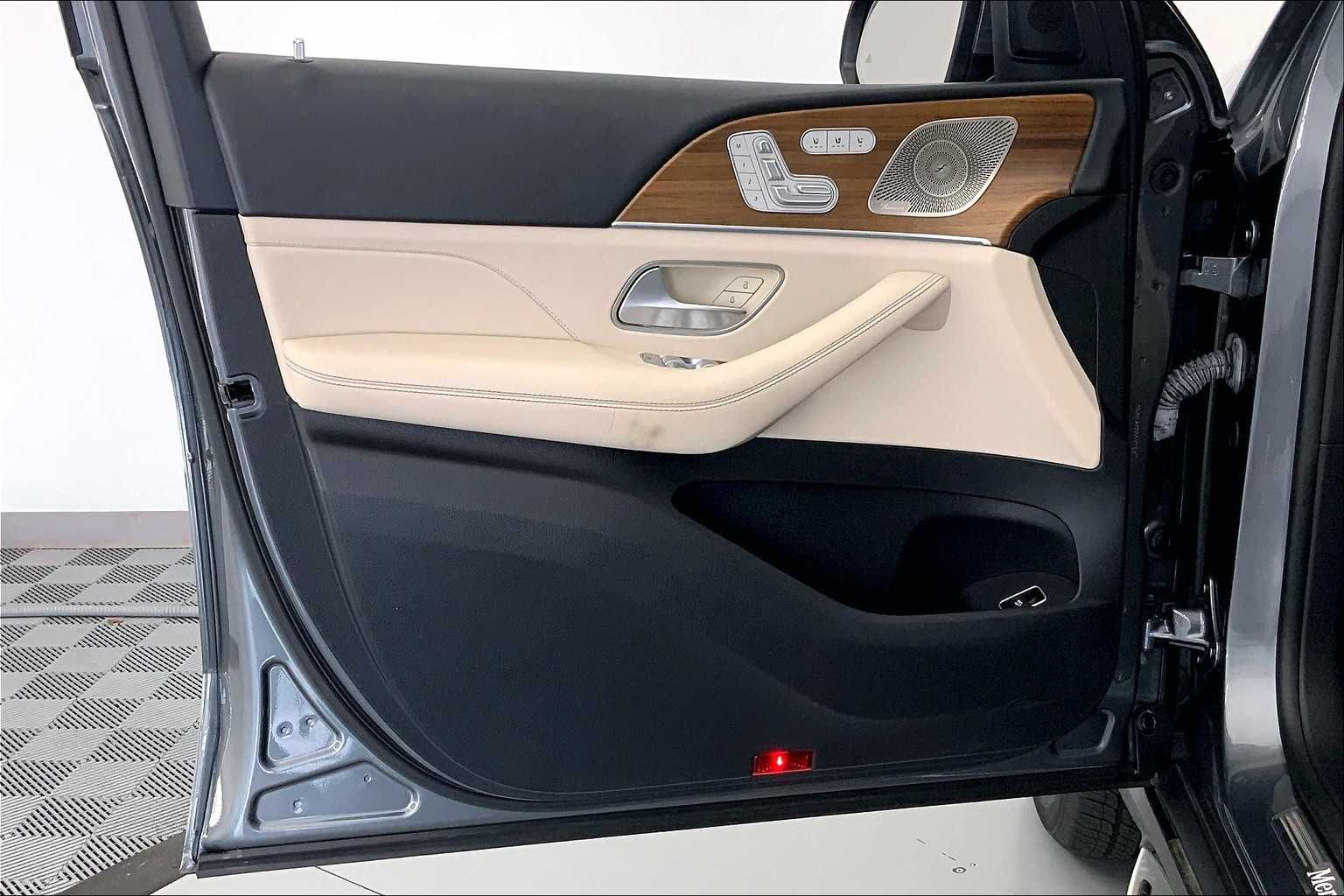 Thumbnail: 2022 Mercedes-Benz GLE - 23