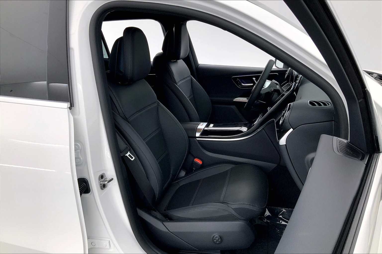 Thumbnail: 2025 Mercedes-Benz GLC - 14