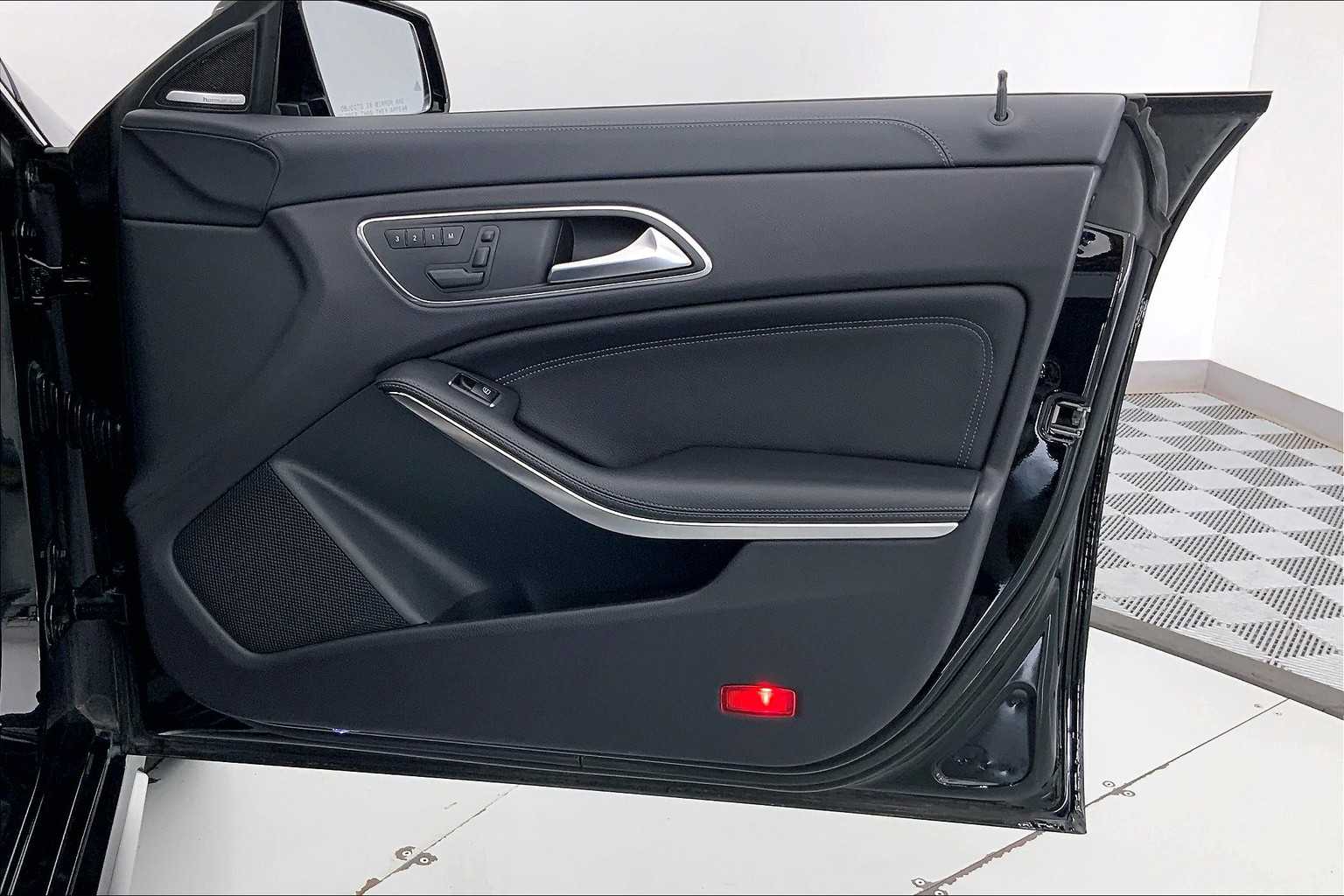 Thumbnail: 2015 Mercedes-Benz CLA - 24
