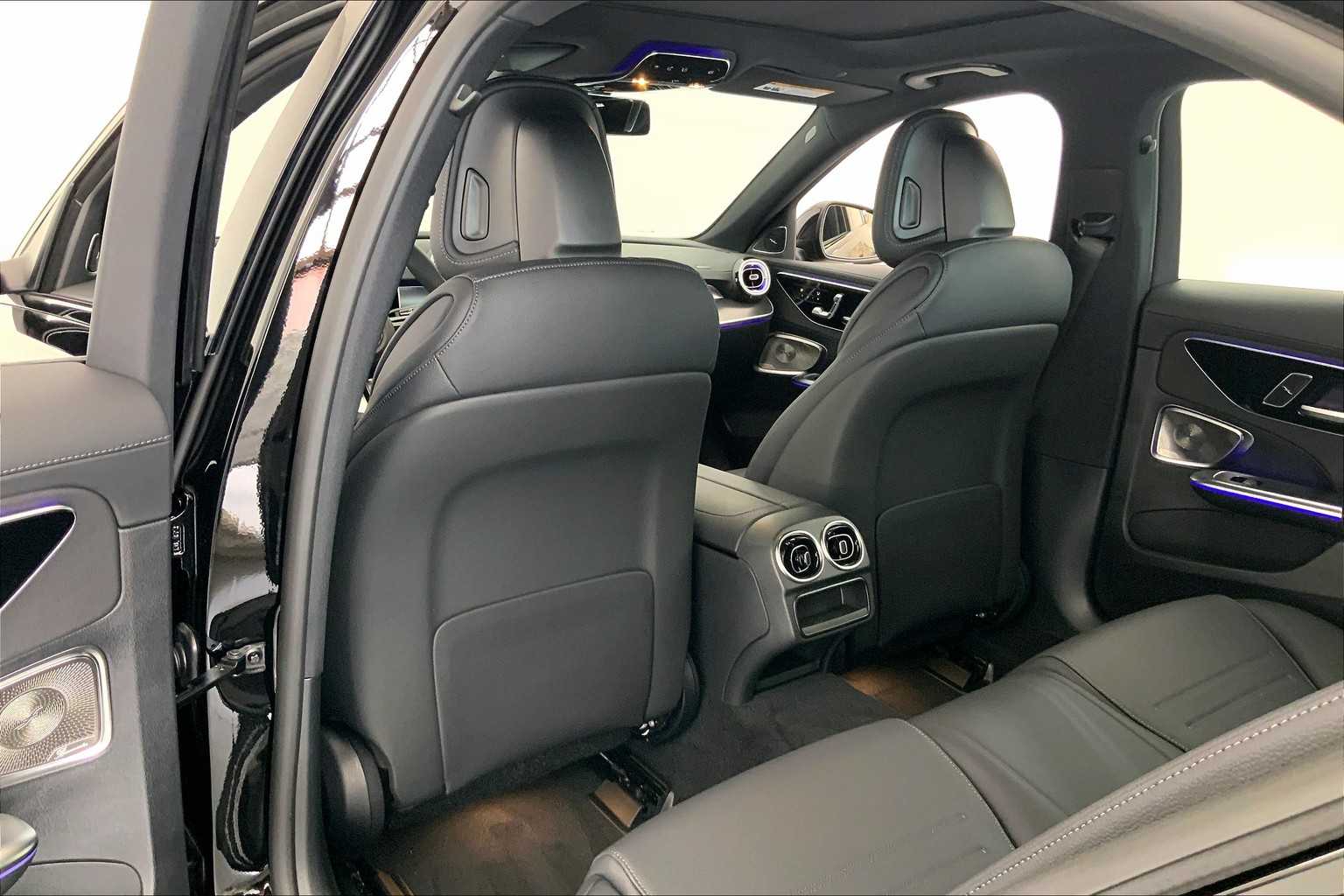 Thumbnail: 2025 Mercedes-Benz C-Class - 12