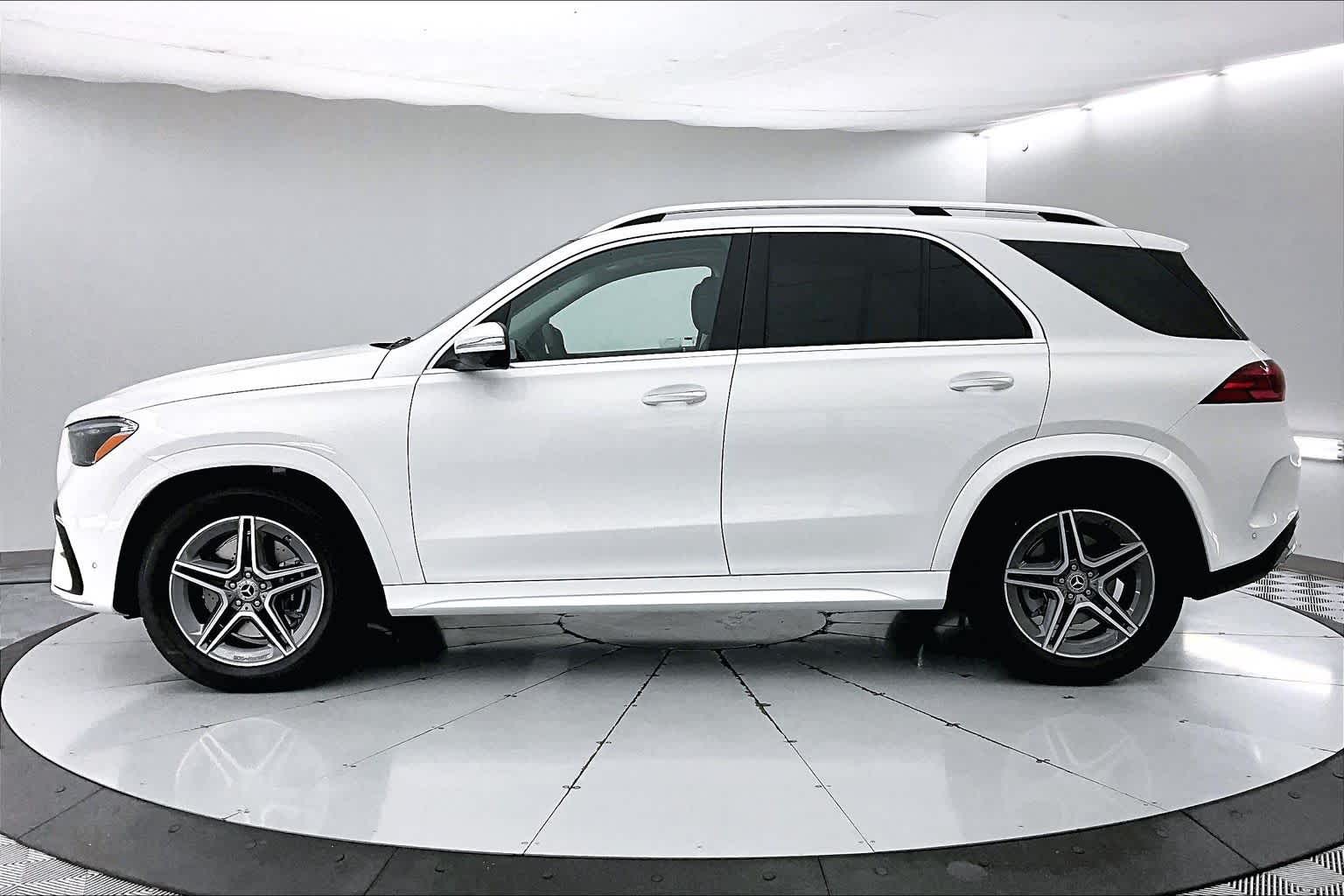 Thumbnail: 2026 Mercedes-Benz GLE - 3