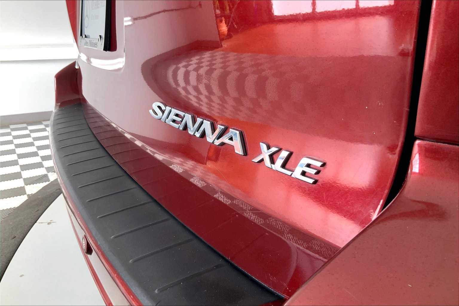 Thumbnail: 2008 Toyota Sienna - 7