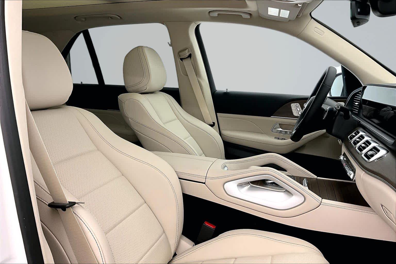 Thumbnail: 2026 Mercedes-Benz GLE - 14
