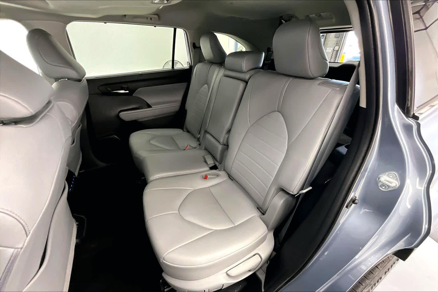 Thumbnail: 2021 Toyota Highlander - 13