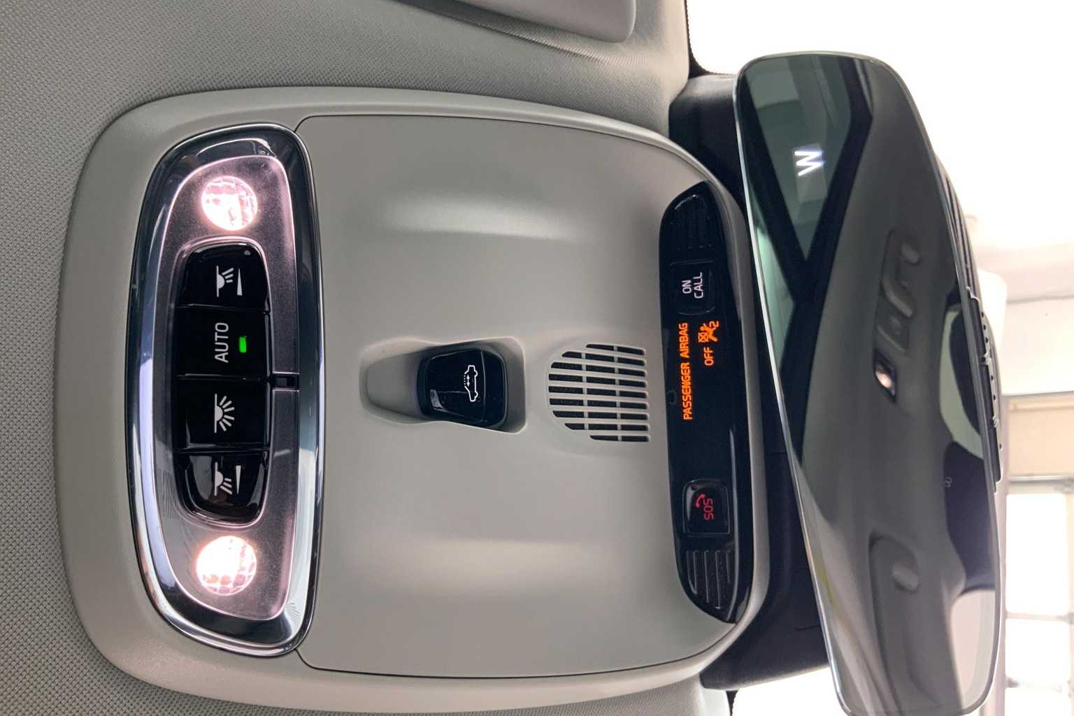 Thumbnail: 2019 Volvo XC60 - 28