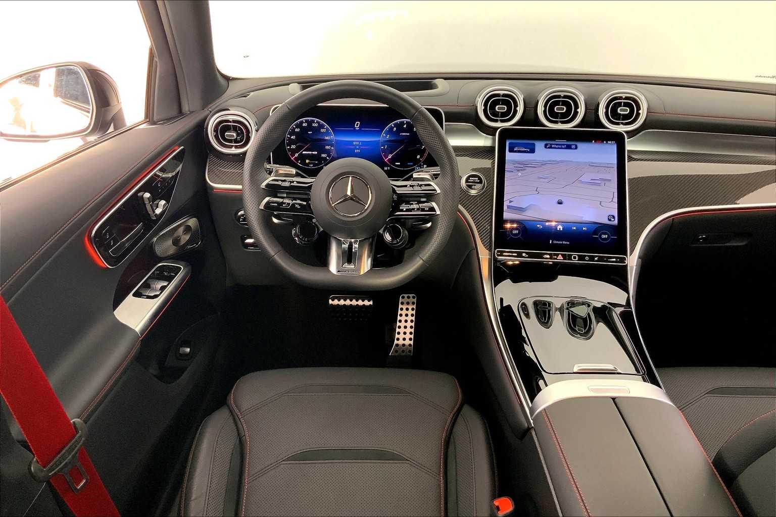 Thumbnail: 2025 Mercedes-Benz GLC - 15