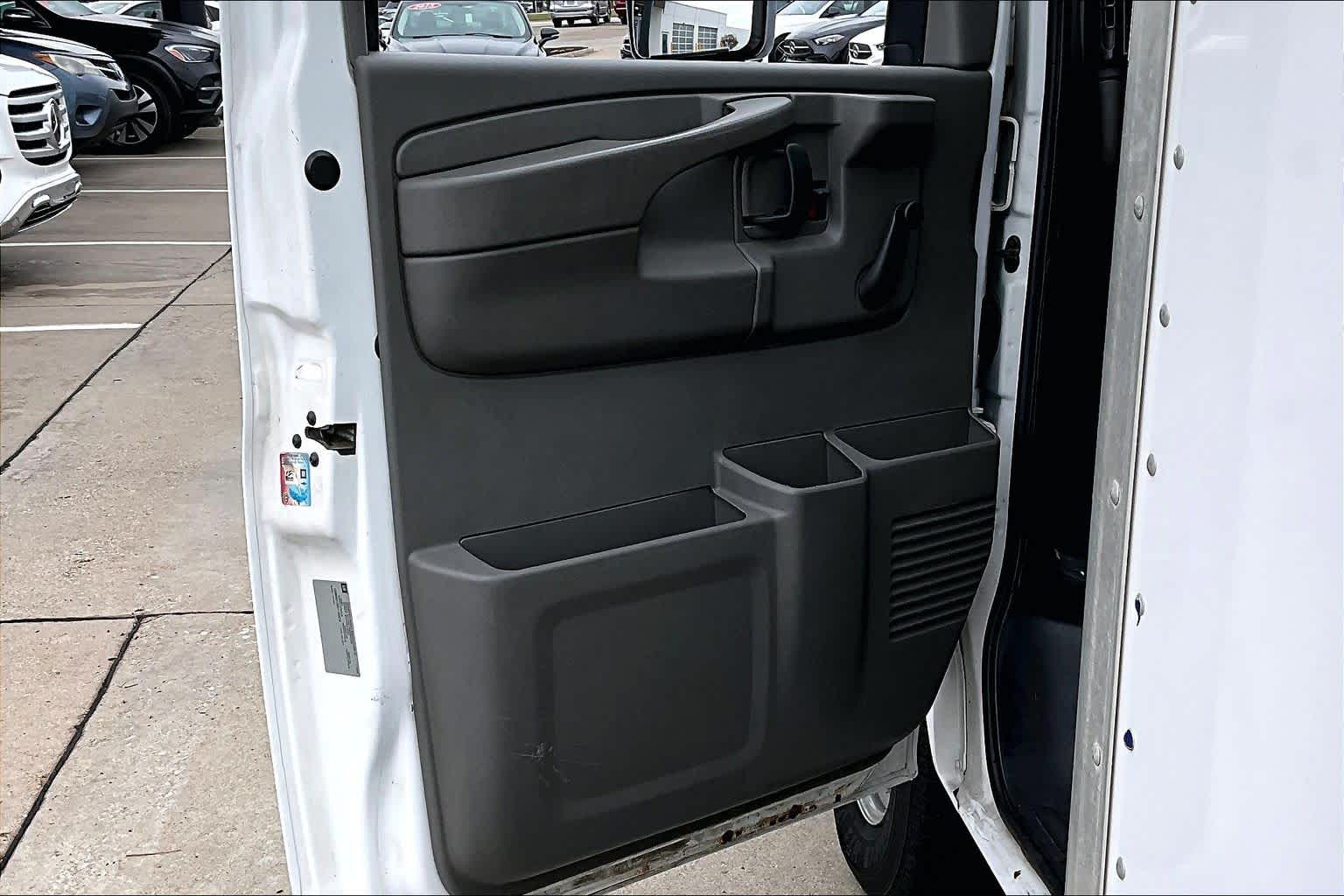 Thumbnail: 2007 Chevrolet Express - 17