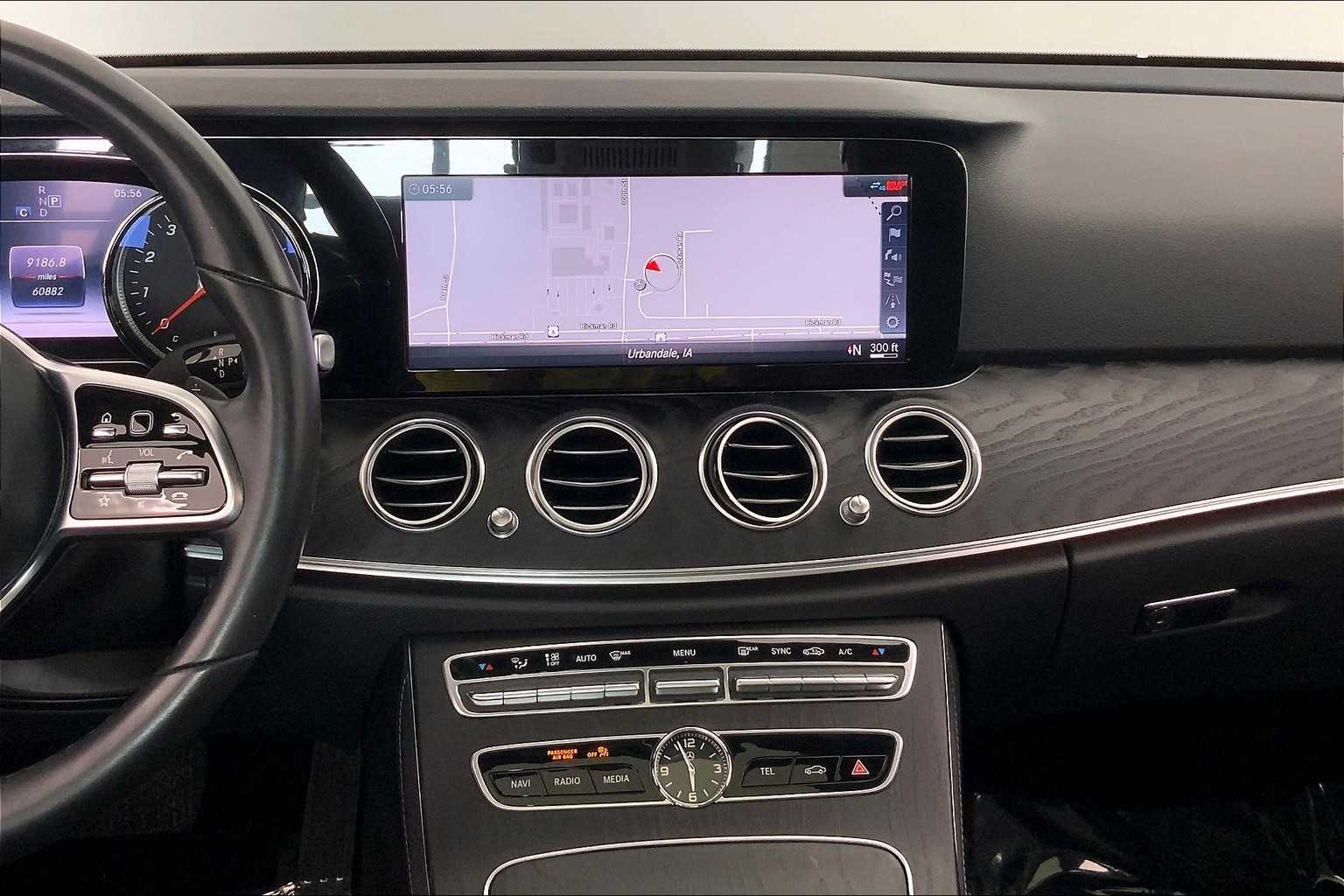 Thumbnail: 2019 Mercedes-Benz E-Class - 16