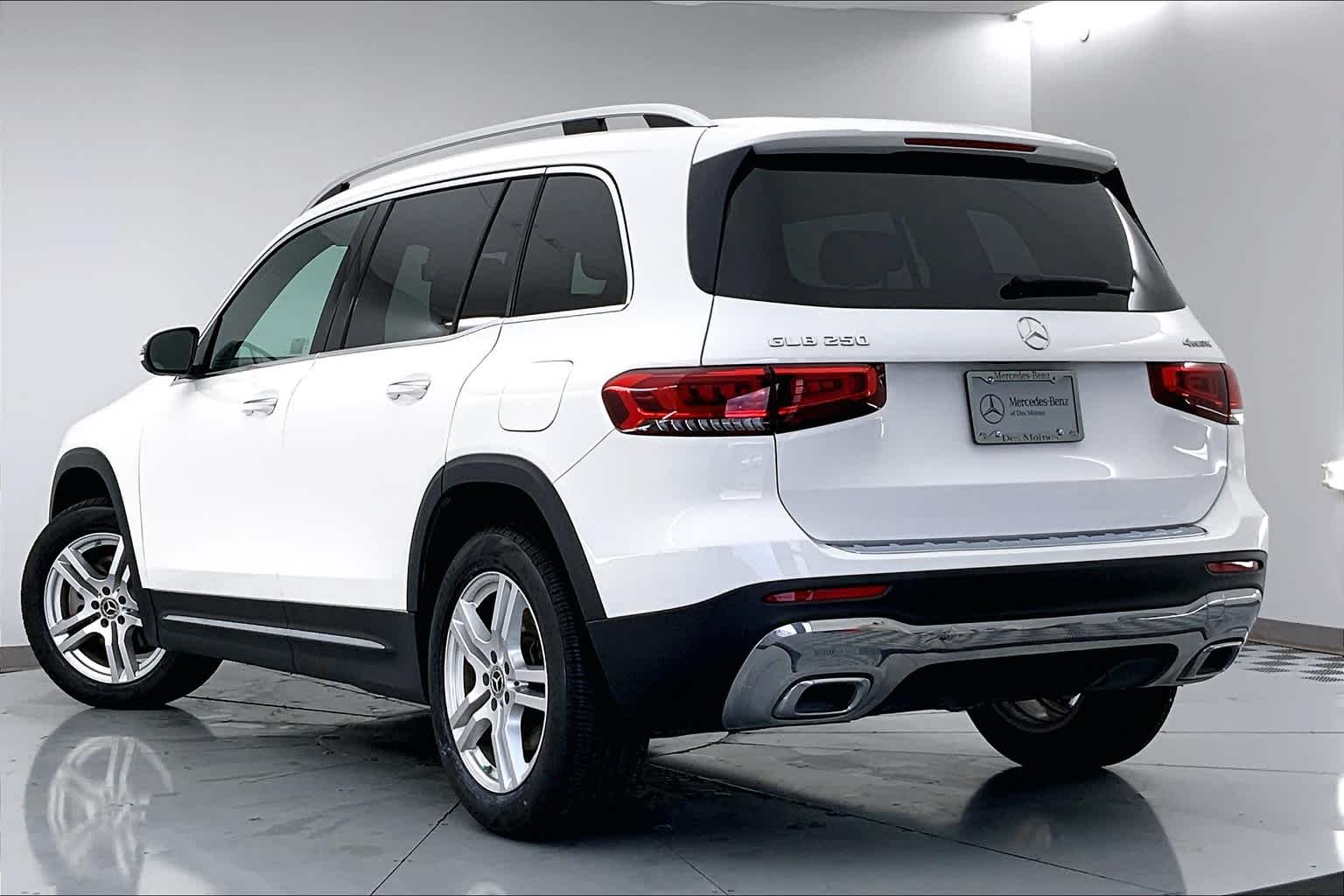 Thumbnail: 2020 Mercedes-Benz GLB - 4