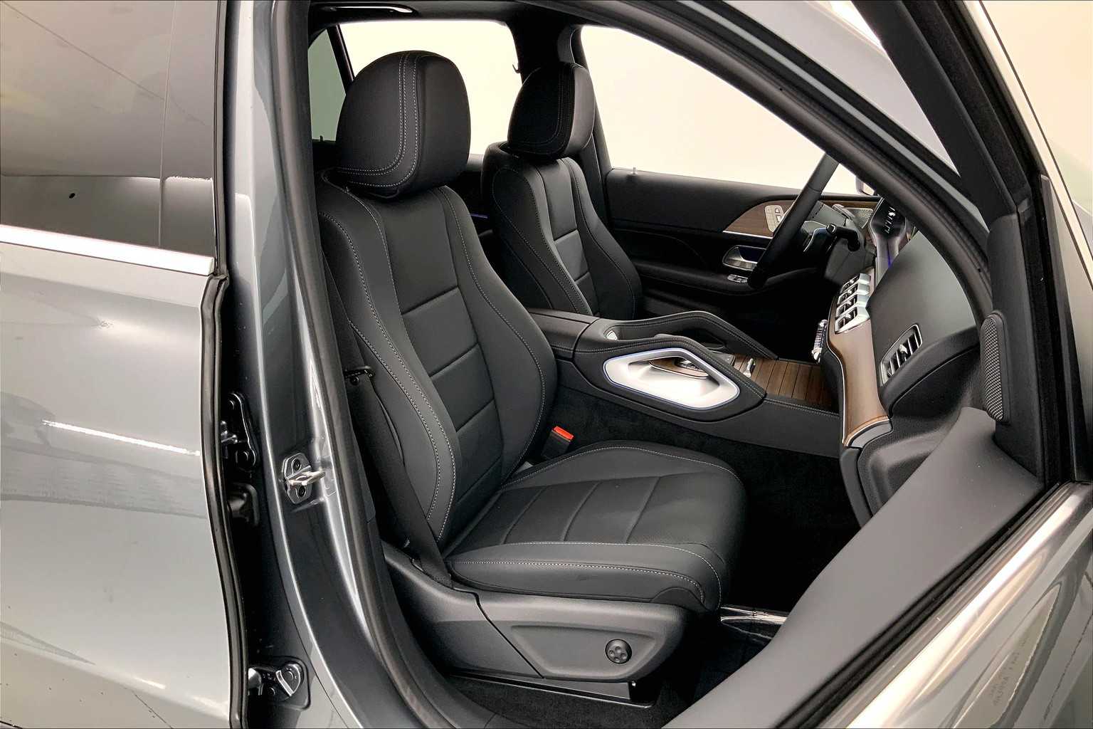 Thumbnail: 2026 Mercedes-Benz GLE - 14