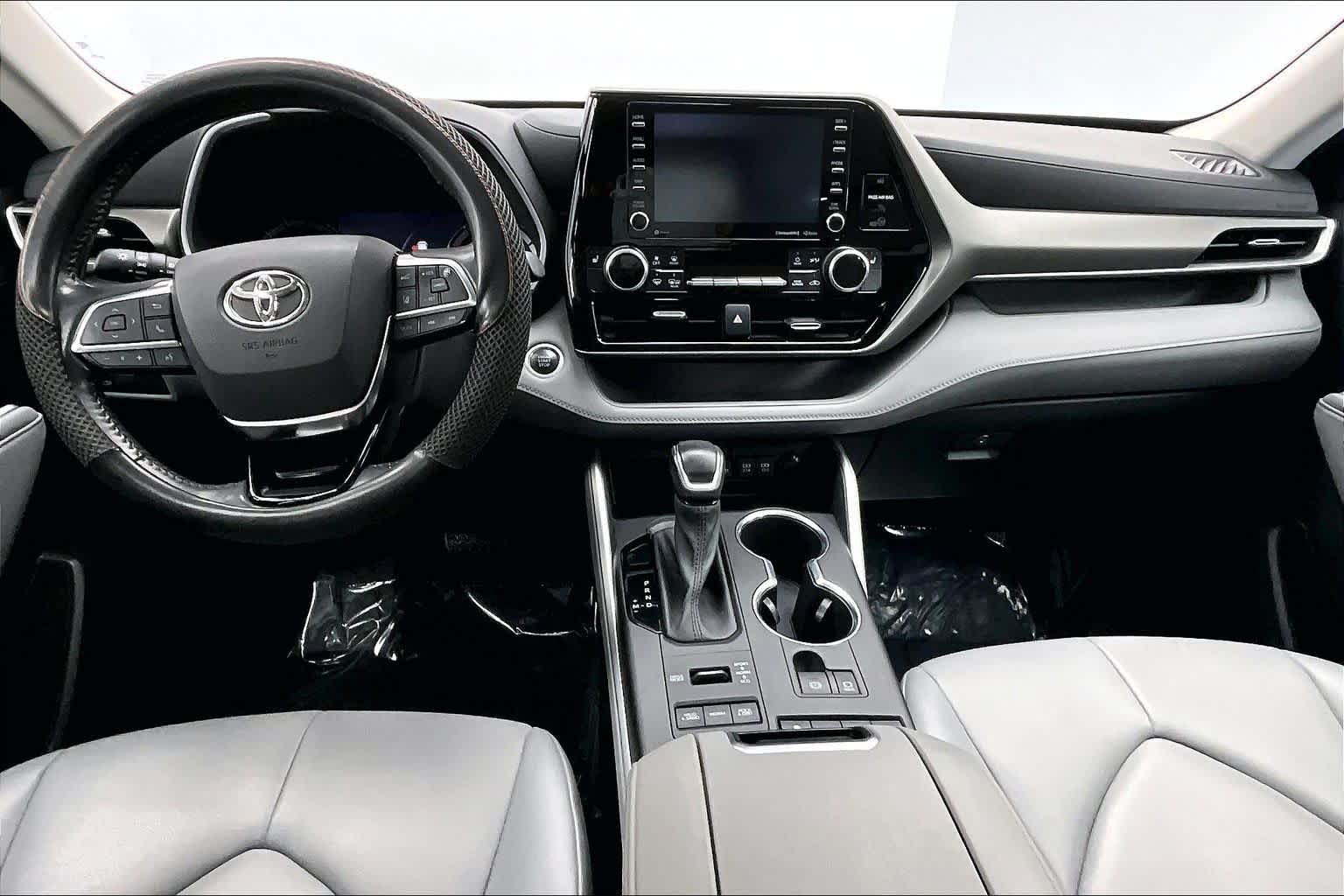 Thumbnail: 2021 Toyota Highlander - 10