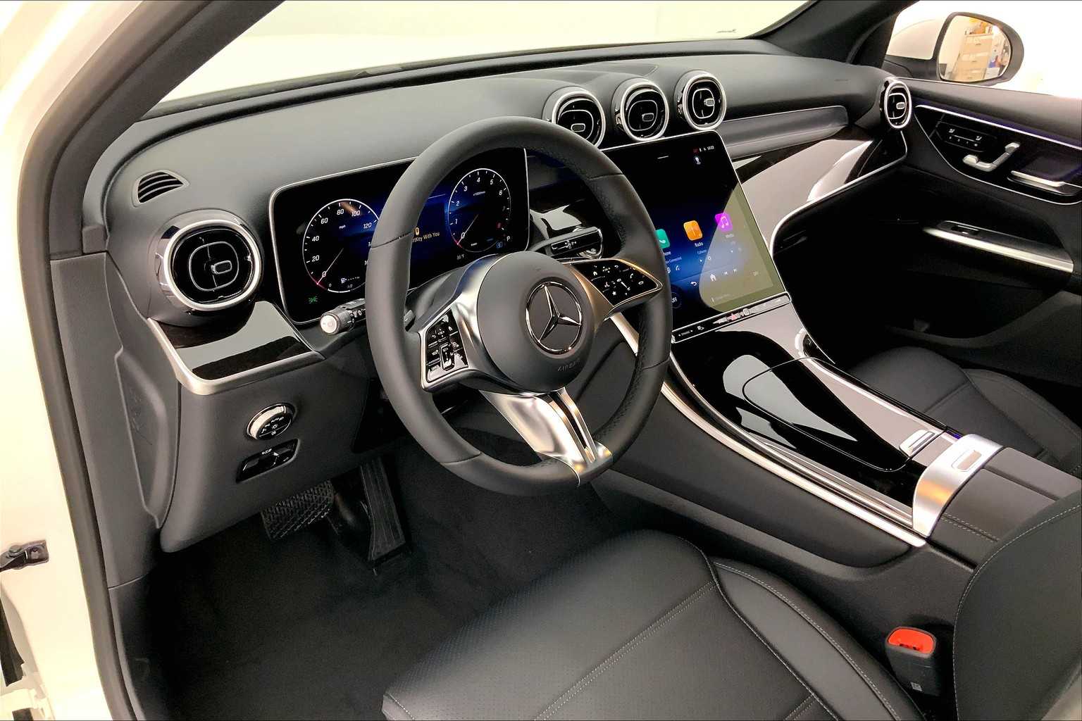 Thumbnail: 2026 Mercedes-Benz GLC - 2