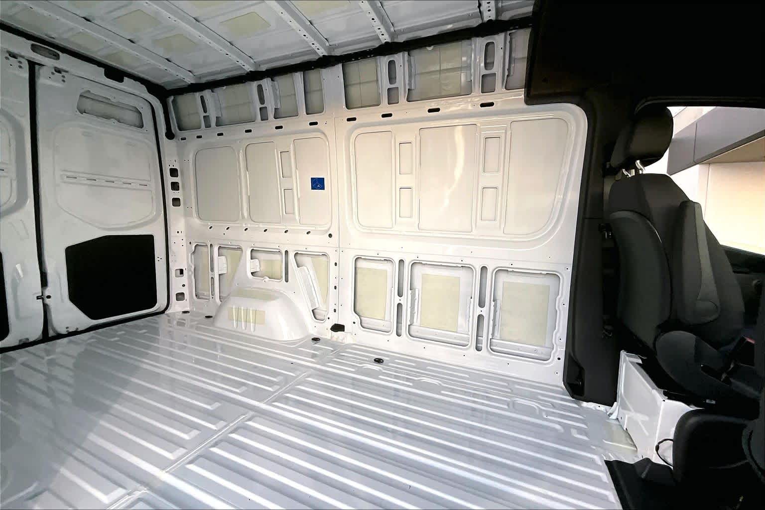 Thumbnail: 2026 Mercedes-Benz Sprinter - 12