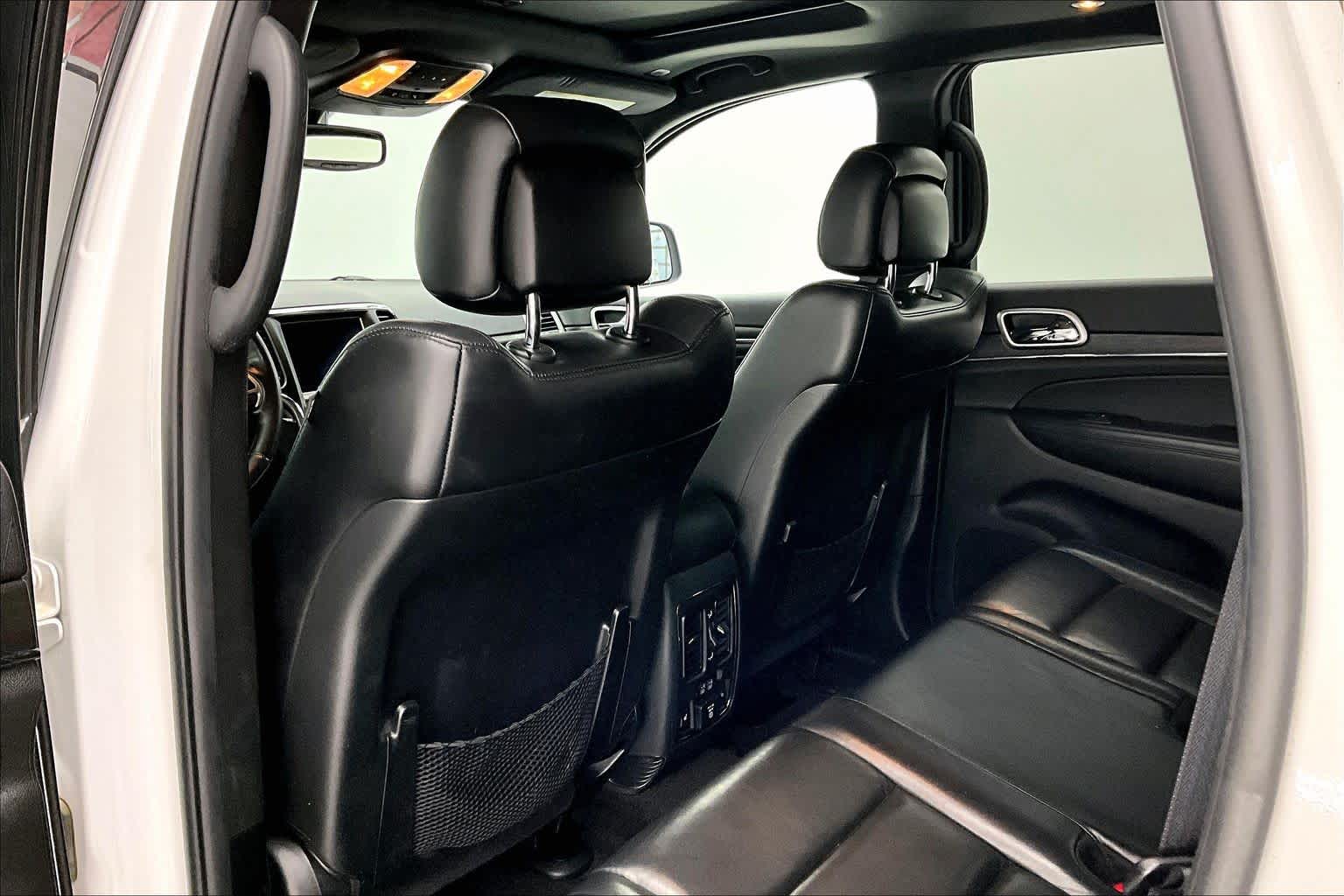 Thumbnail: 2018 Jeep Grand Cherokee - 12