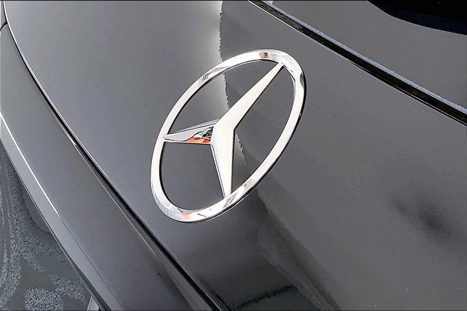 Thumbnail: 2025 Mercedes-Benz GLC - 22