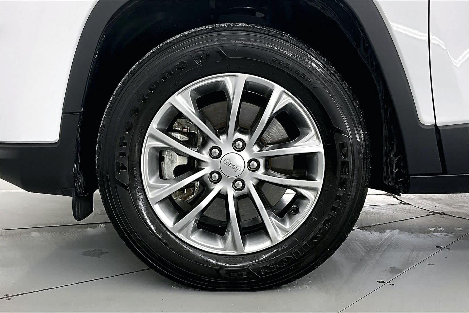 Thumbnail: 2021 Jeep Cherokee - 8