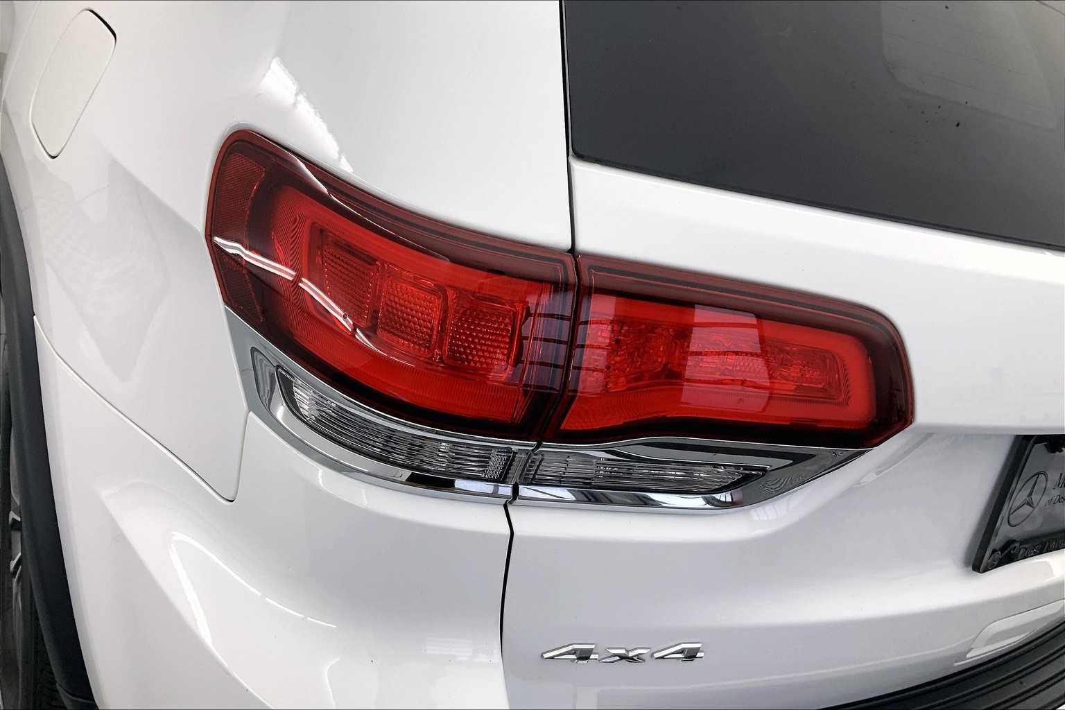 2020 Jeep Grand Cherokee Limited Edition 25