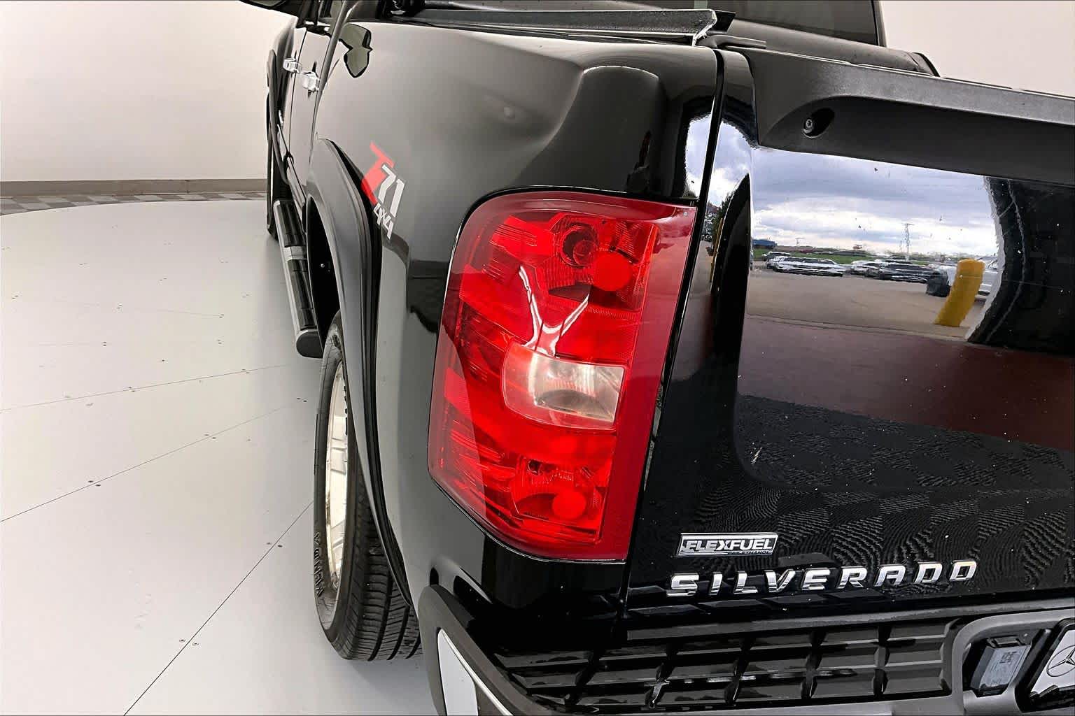 Thumbnail: 2009 Chevrolet Silverado 1500 - 23