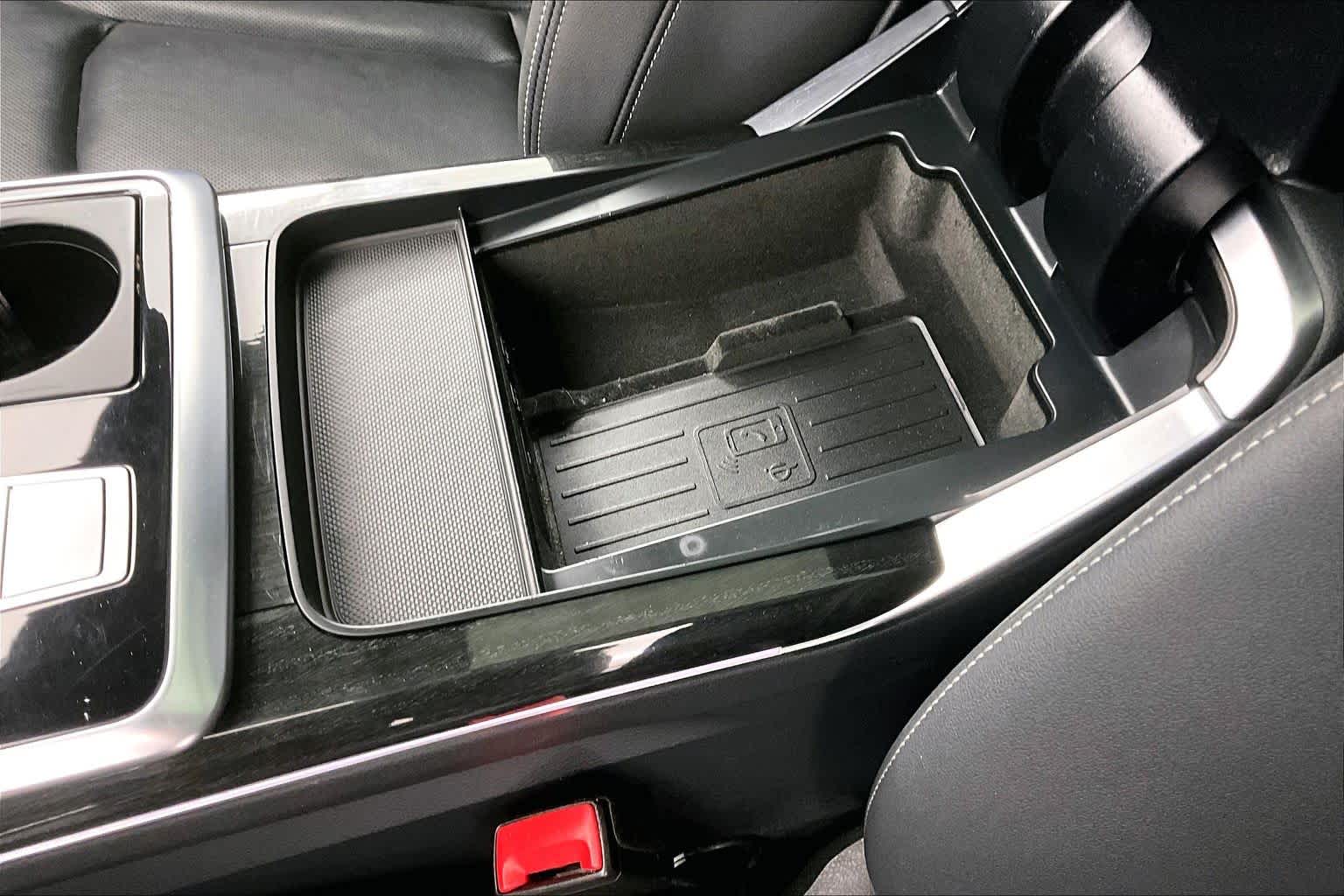 Thumbnail: 2019 Audi Q8 - 26