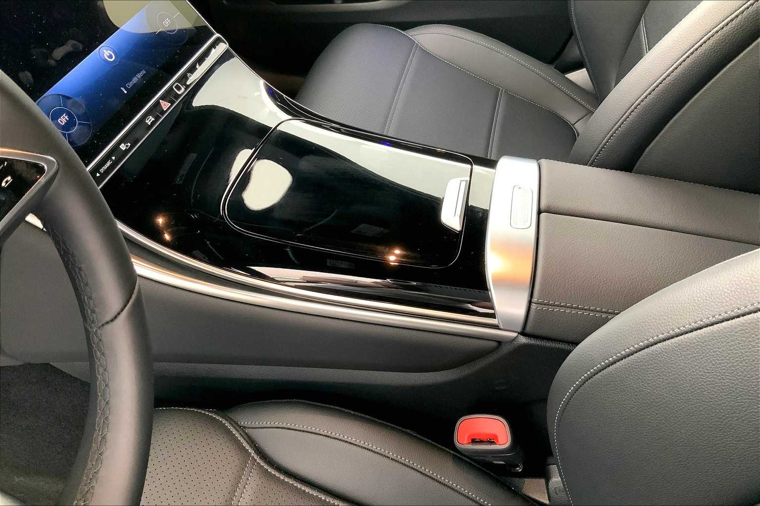 Thumbnail: 2025 Mercedes-Benz GLC - 17