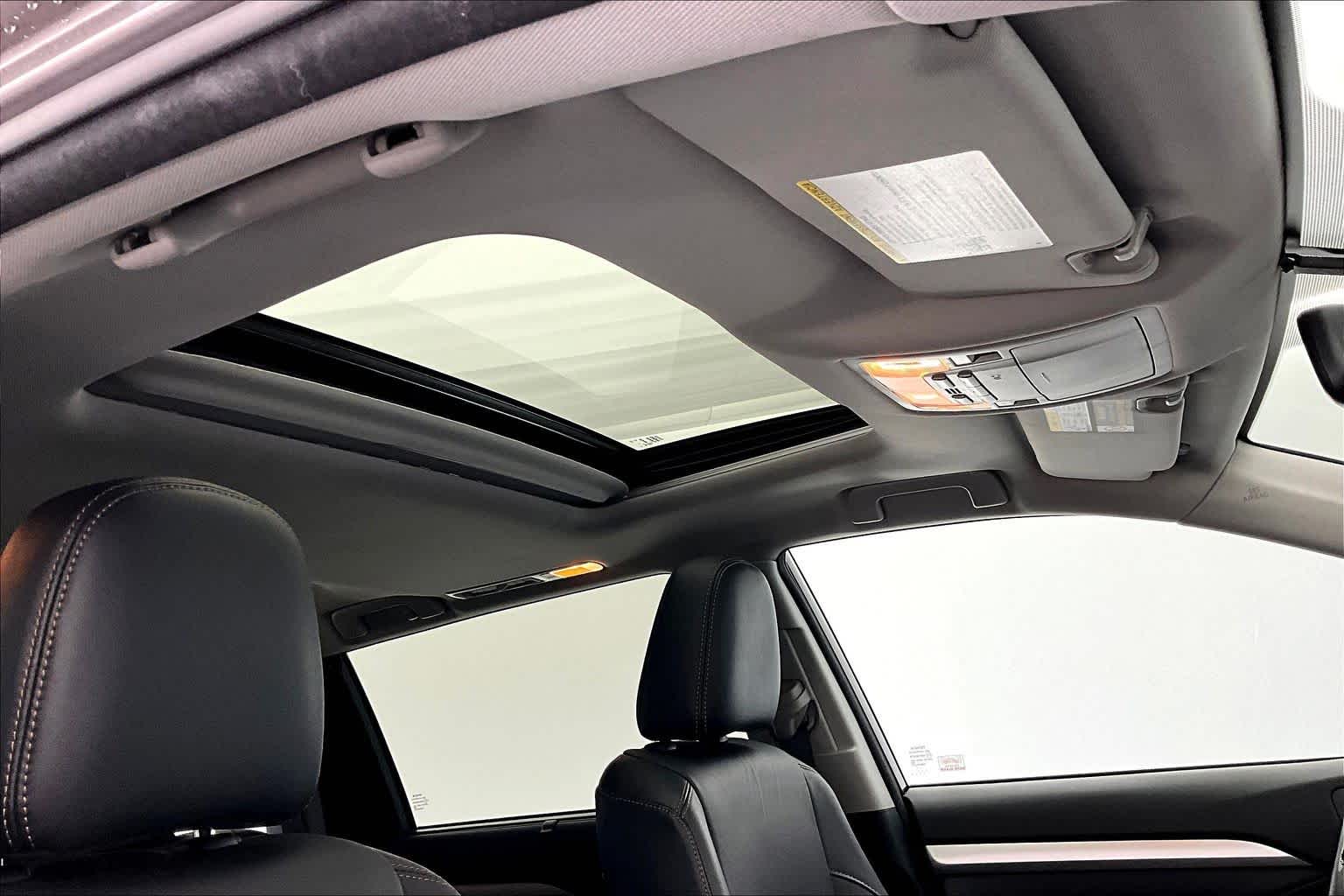 Thumbnail: 2016 Toyota Highlander - 22