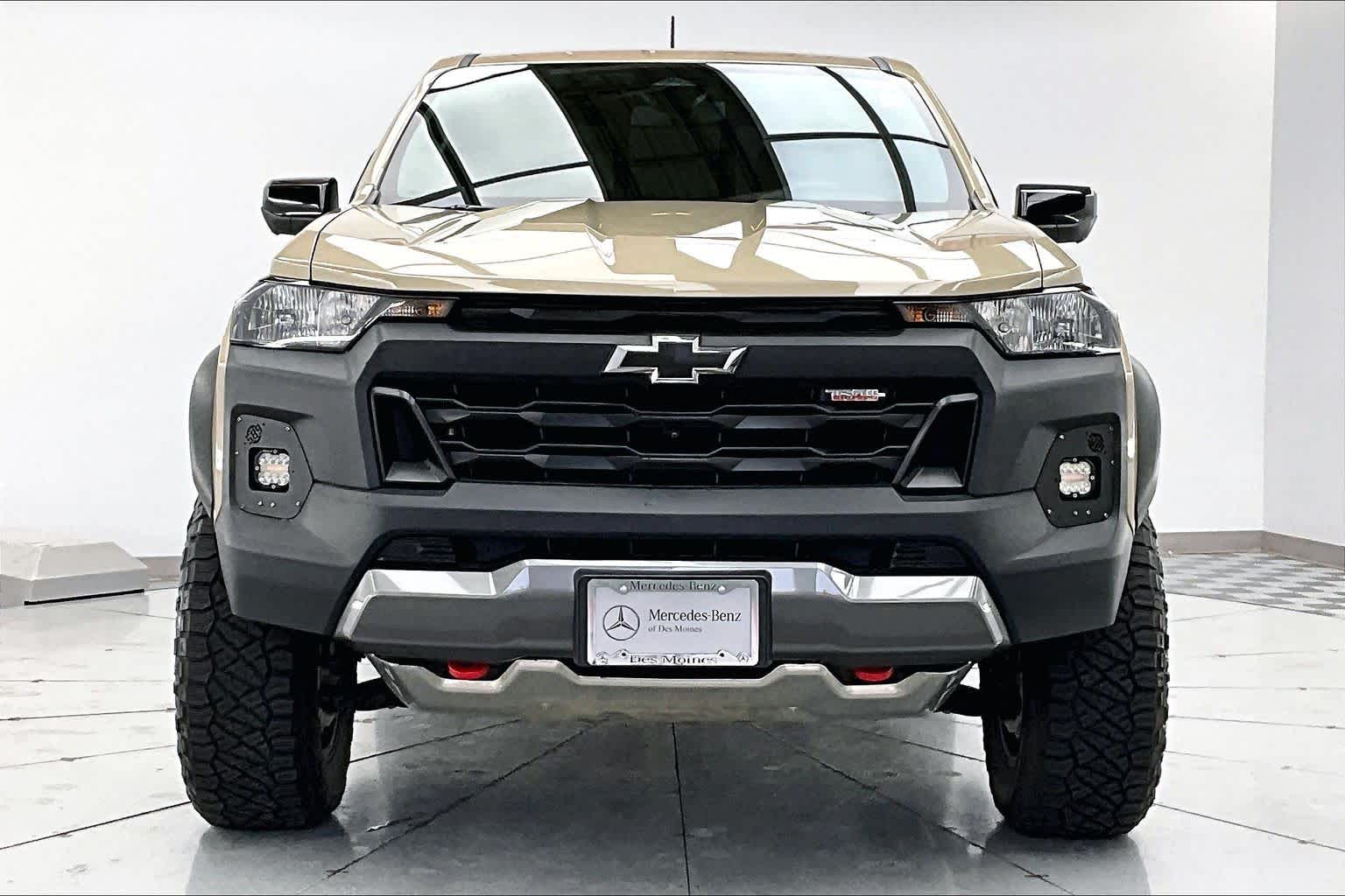 Thumbnail: 2023 Chevrolet Colorado - 6