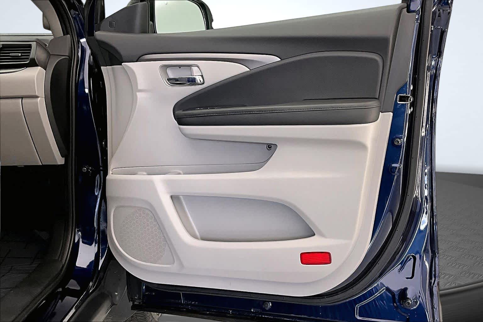Thumbnail: 2020 Honda Pilot - 24