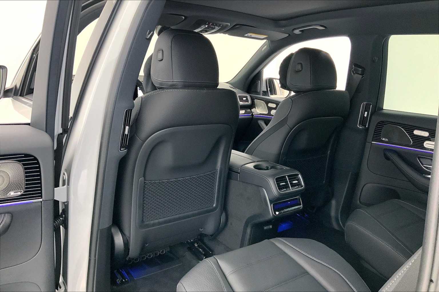 2025 Mercedes-Benz GLS 450 4MATIC 12