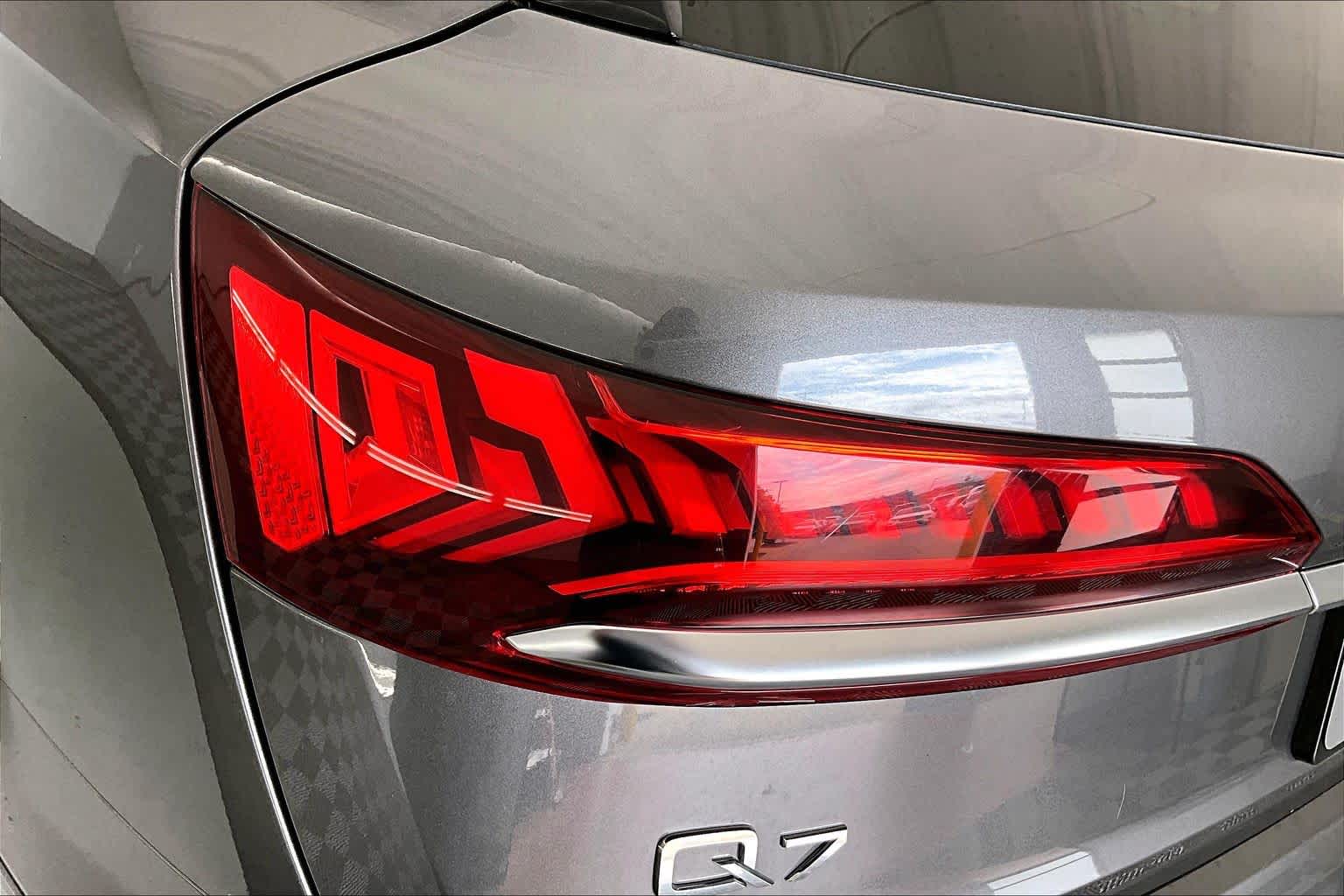Thumbnail: 2024 Audi Q7 - 25