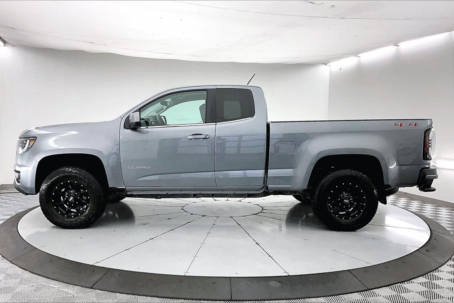 Thumbnail: 2018 Chevrolet Colorado - 3