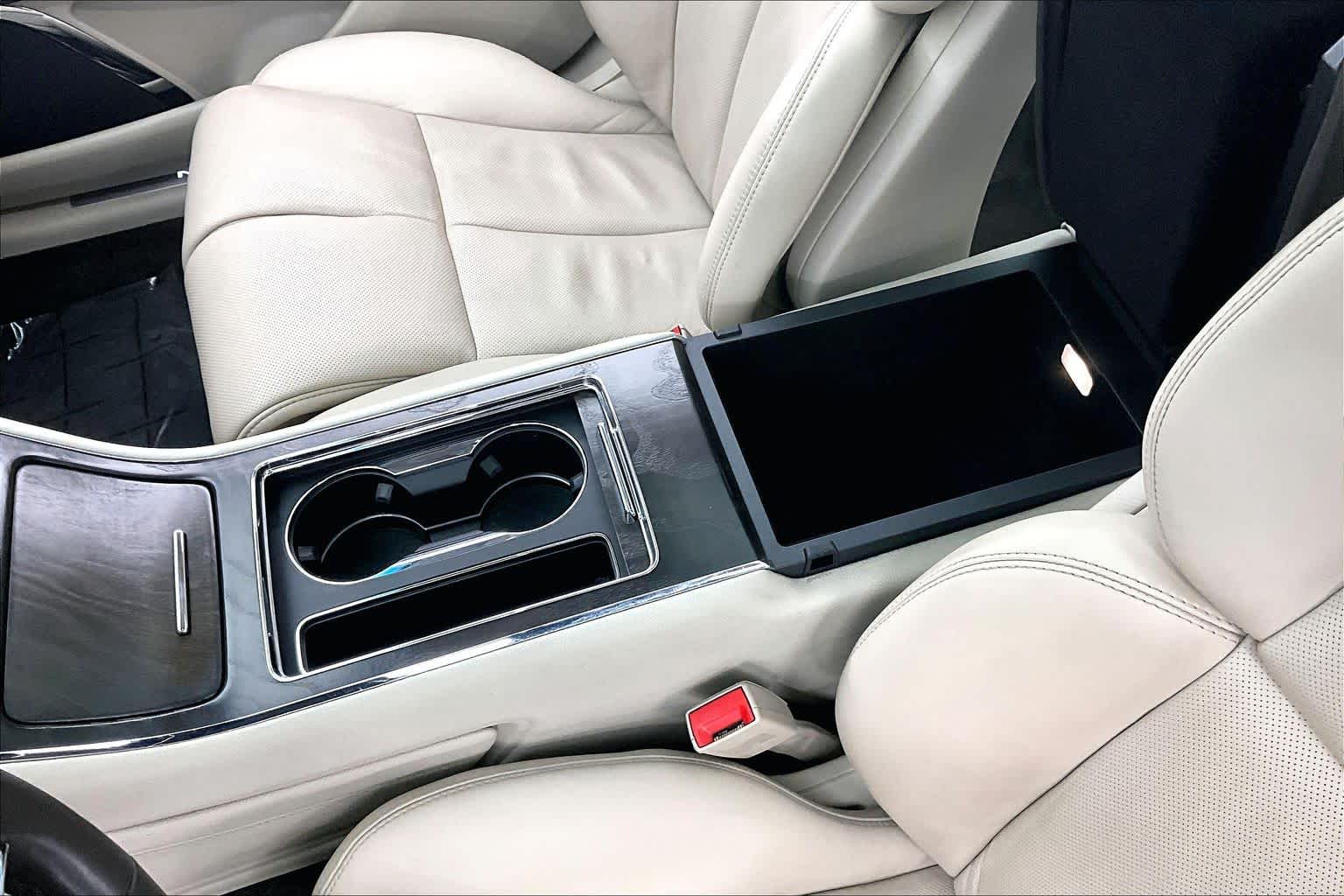 Thumbnail: 2017 Lincoln Continental - 28