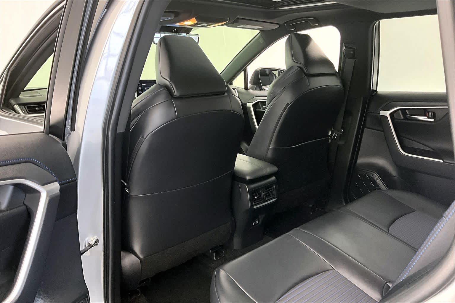 Thumbnail: 2020 Toyota RAV4 - 12