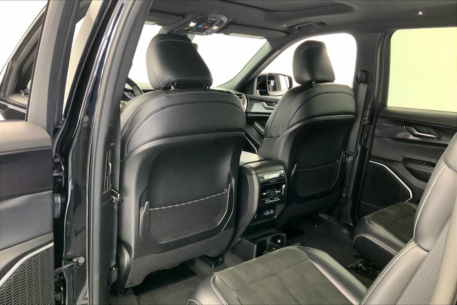 Thumbnail: 2021 Jeep Grand Cherokee L - 12