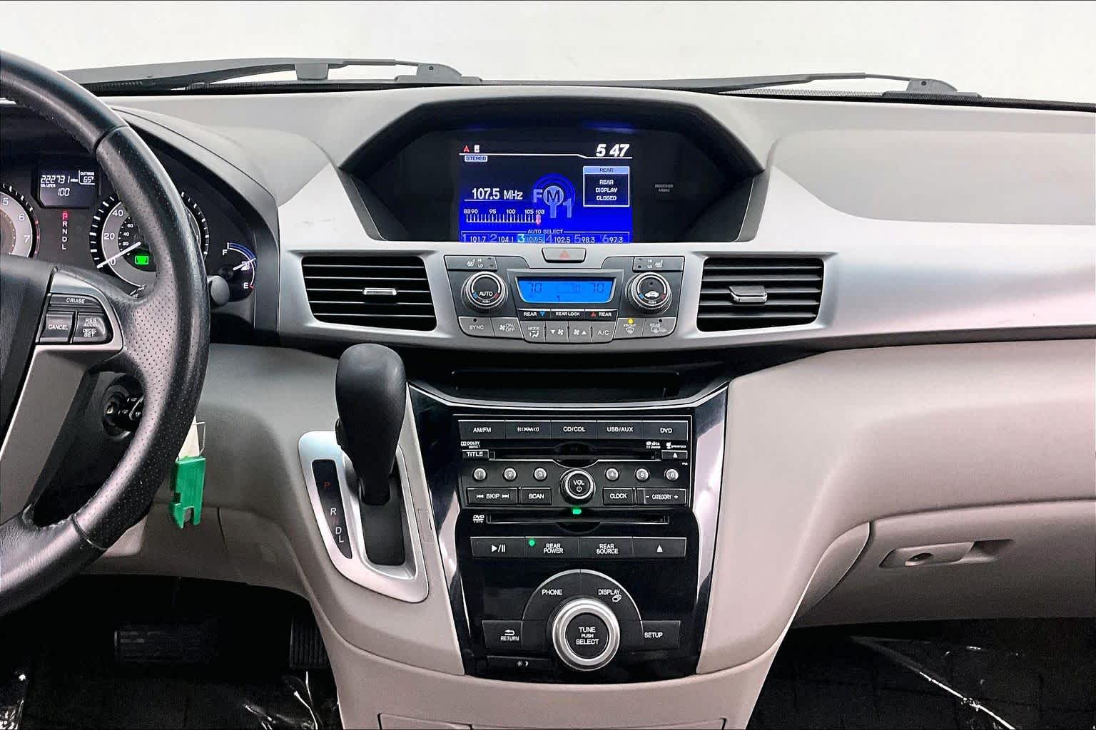 Thumbnail: 2011 Honda Odyssey - 16