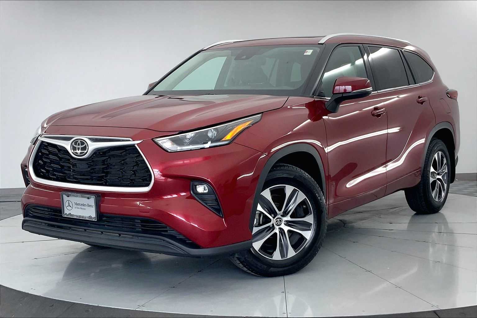 2021 Toyota Highlander XLE -
                  Urbandale, IA