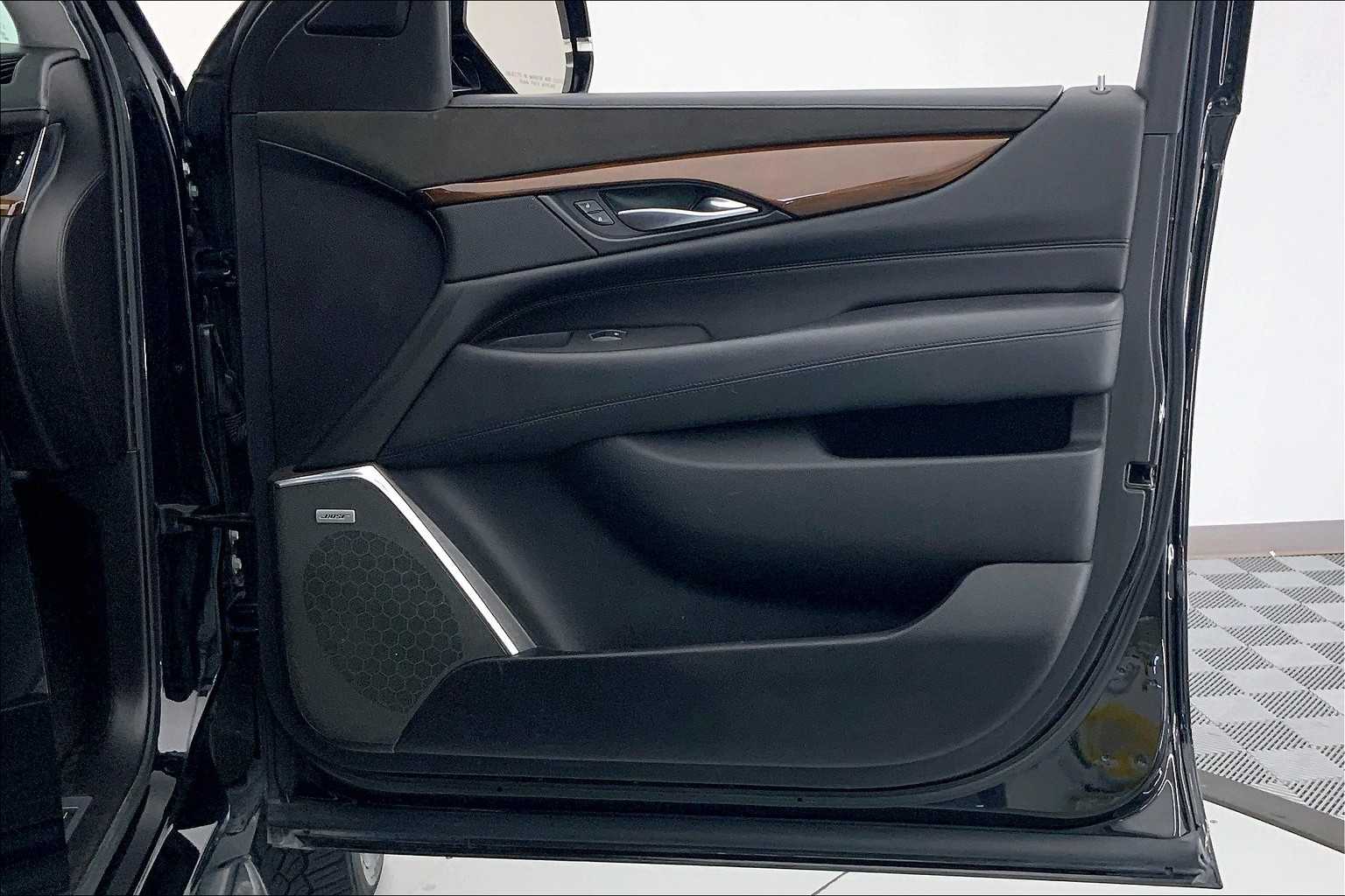 Thumbnail: 2017 Cadillac Escalade - 24