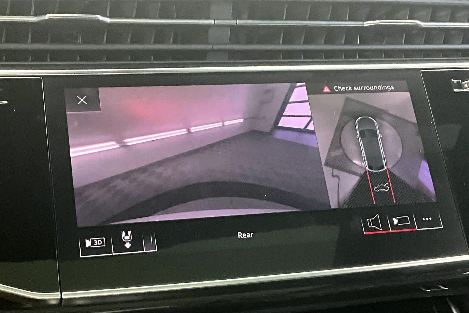 Thumbnail: 2019 Audi Q8 - 19