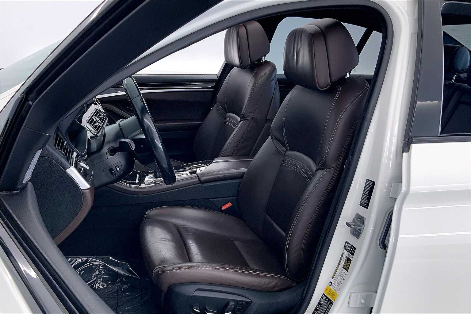 2014 BMW 5 Series 535i xDrive 11
