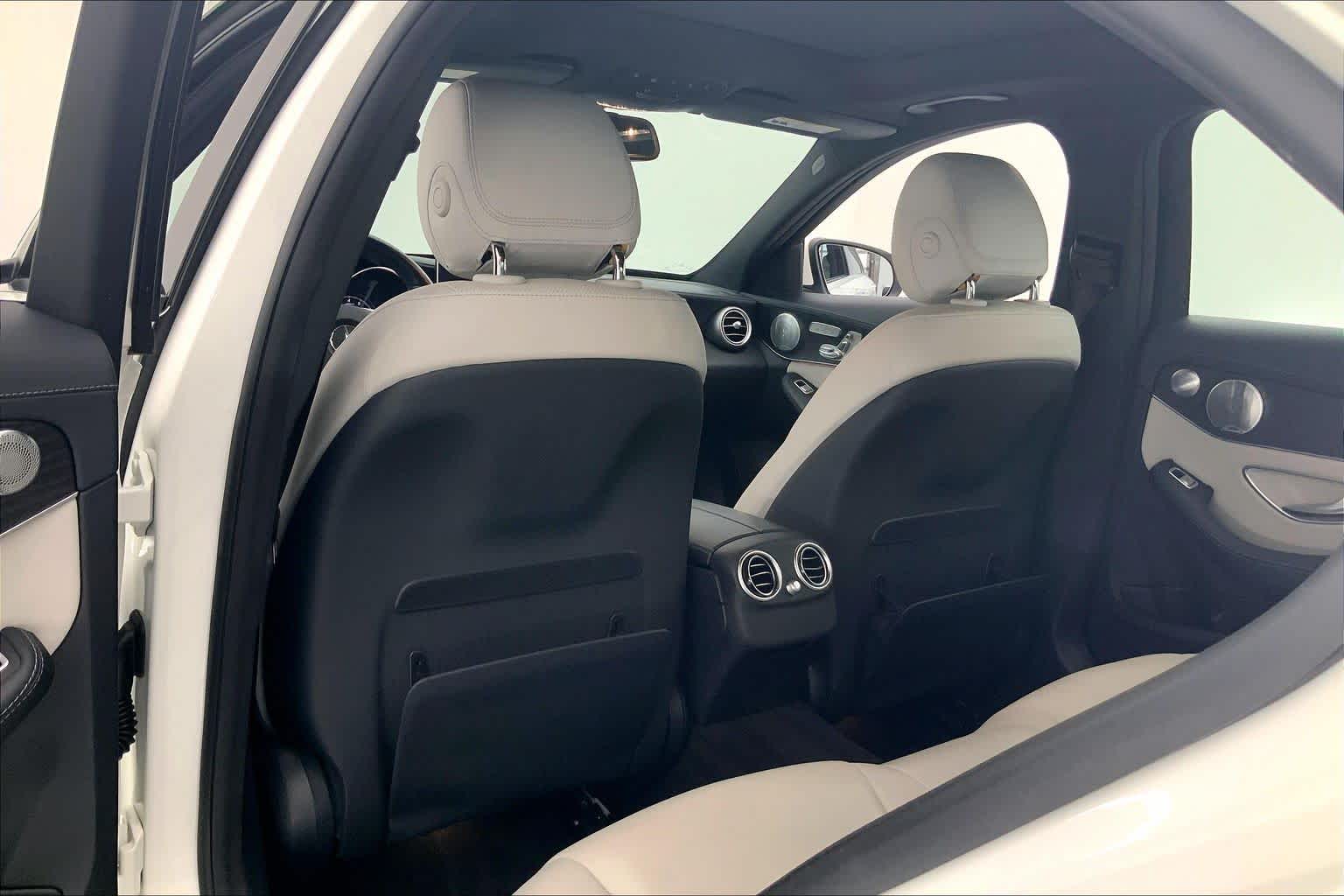 Thumbnail: 2015 Mercedes-Benz C-Class - 12