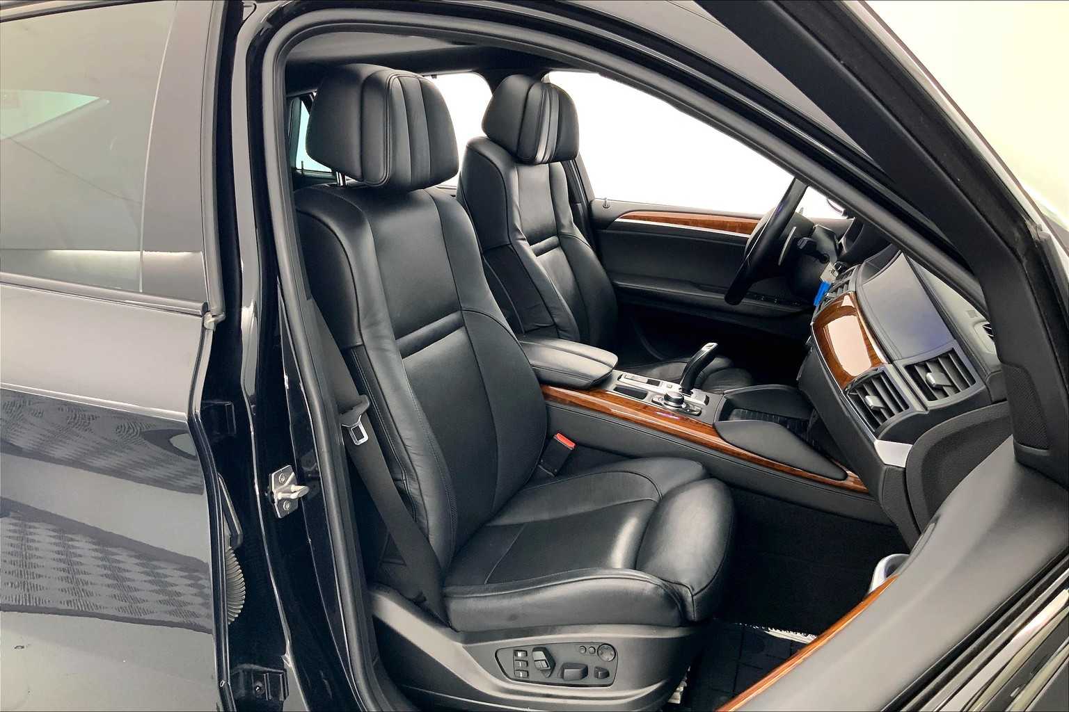 Thumbnail: 2012 BMW X6 - 14