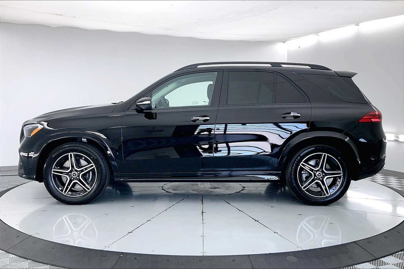 Thumbnail: 2026 Mercedes-Benz GLE - 3
