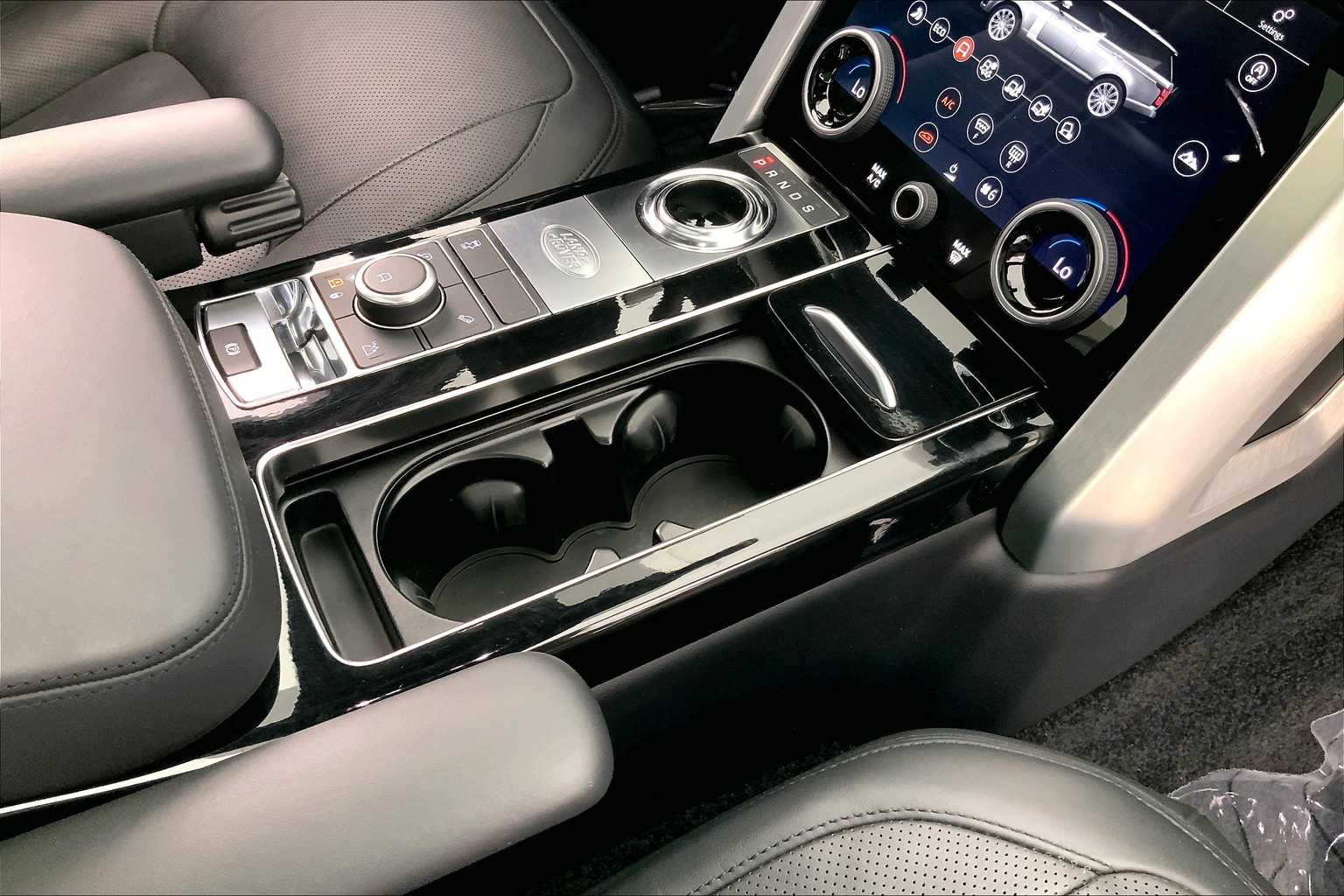 Thumbnail: 2018 Land Rover Range Rover - 27