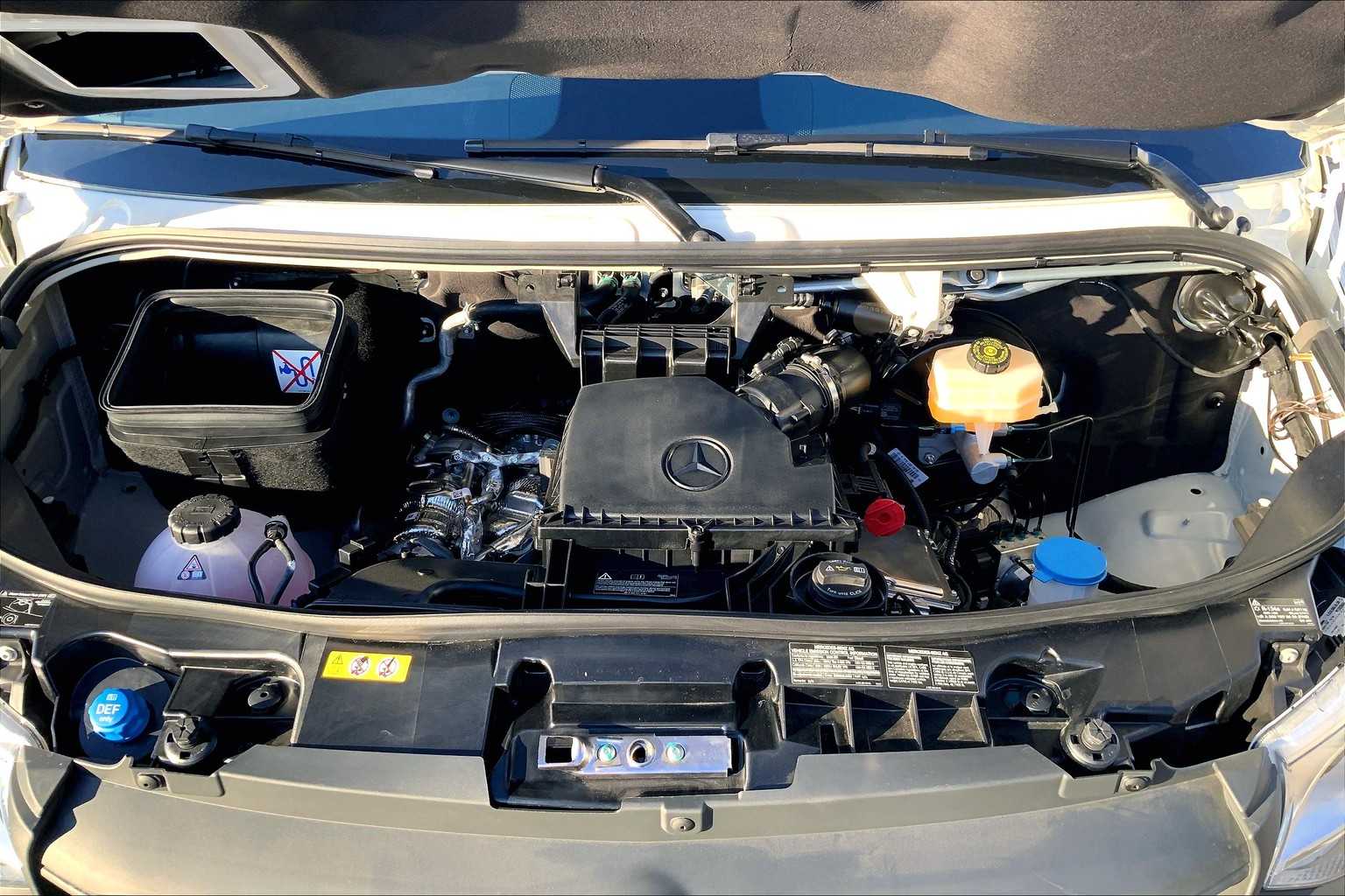 2025 Mercedes-Benz Sprinter 2500 9