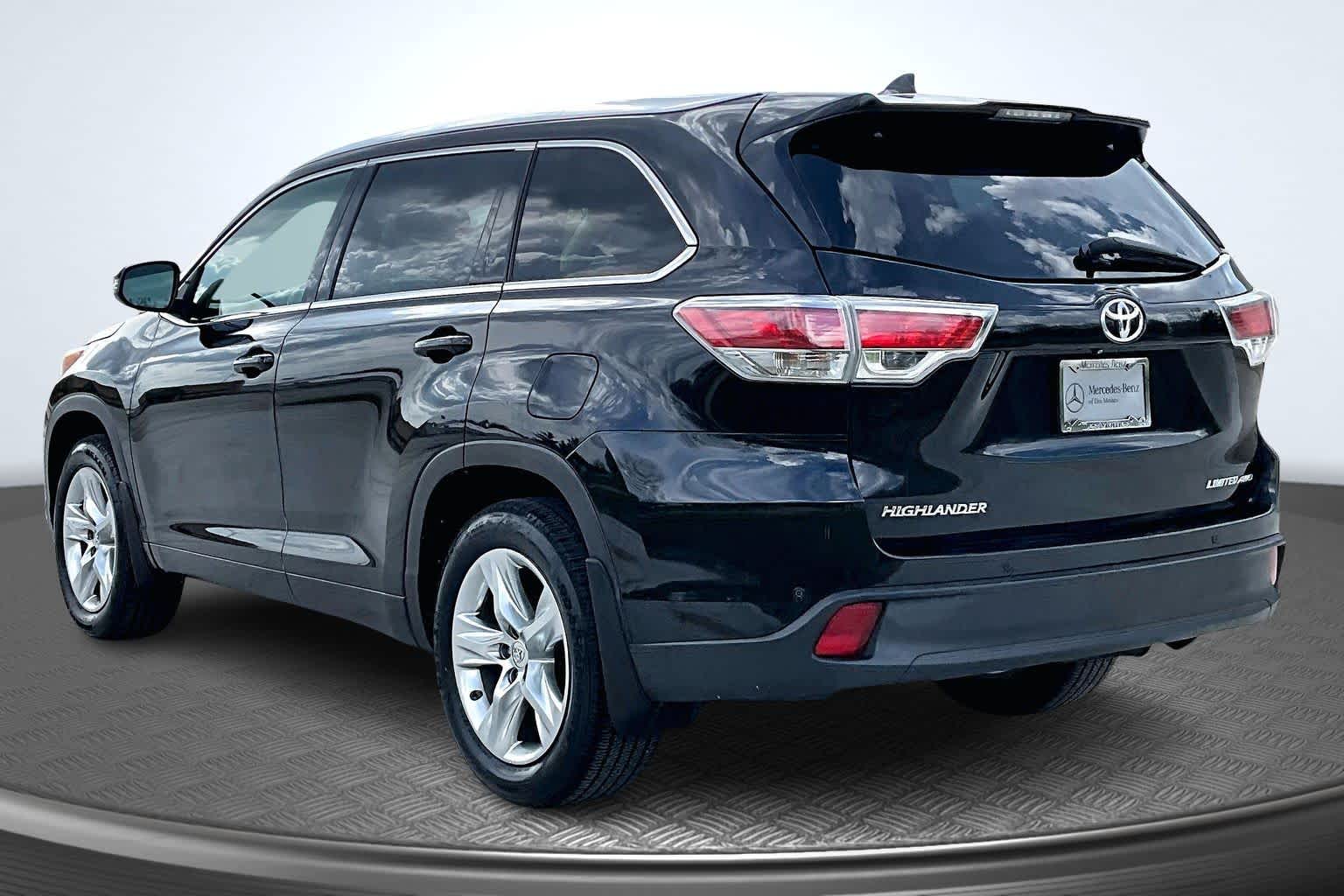 Thumbnail: 2015 Toyota Highlander - 4