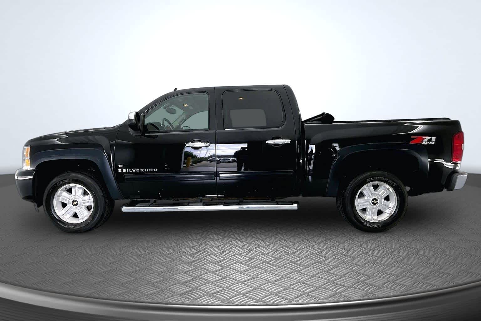 Thumbnail: 2009 Chevrolet Silverado 1500 - 3